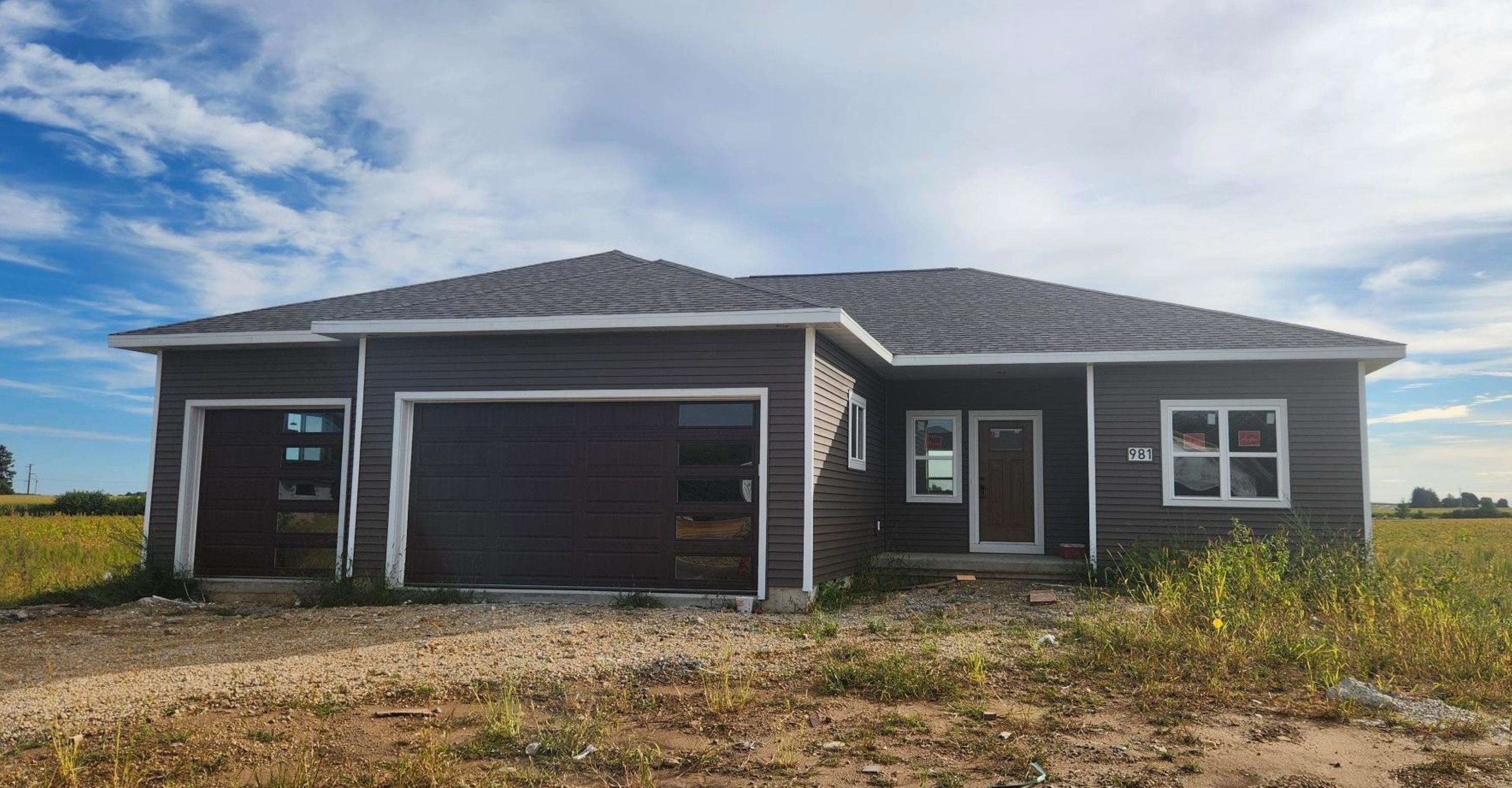 981 Bell Circle Property Photo 1