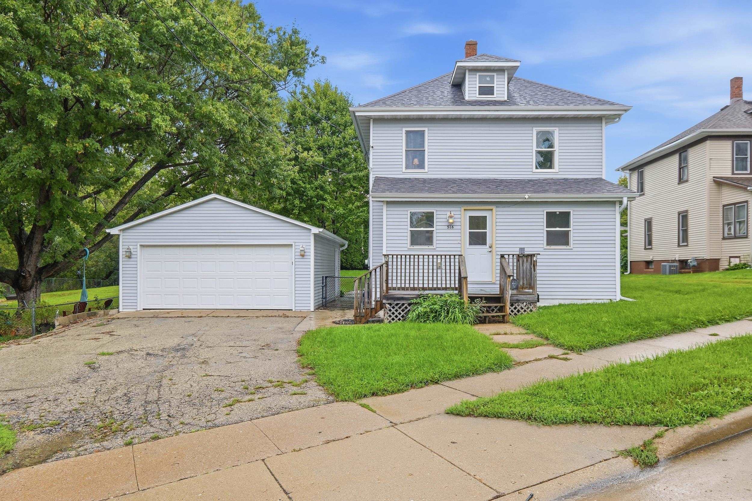 516 E Fulton Street Property Photo 1