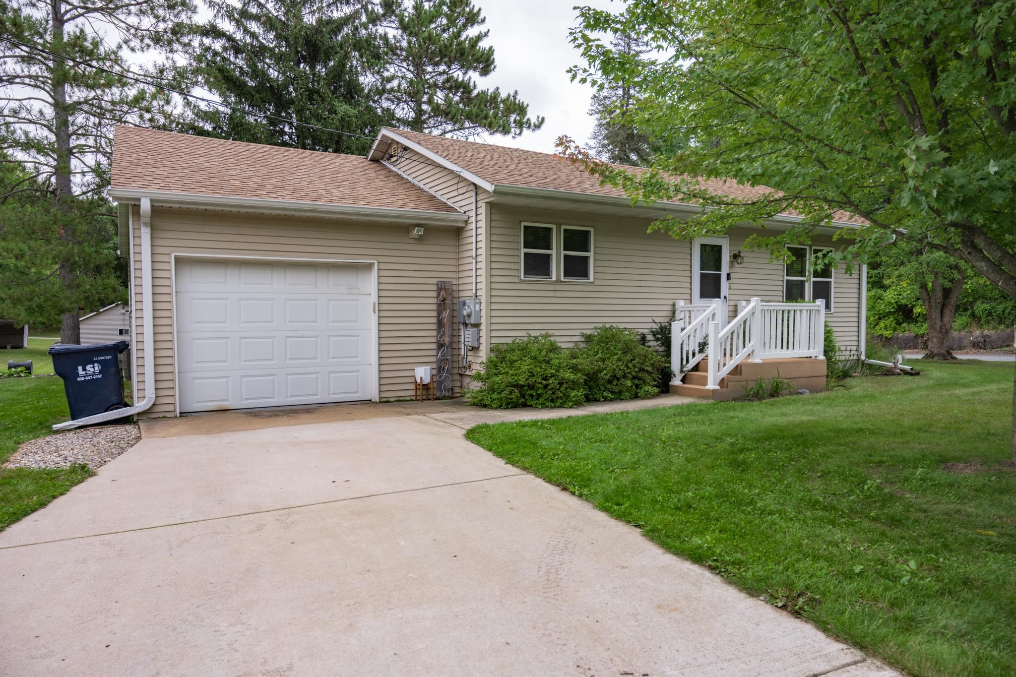 105 Good Street Property Photo 1