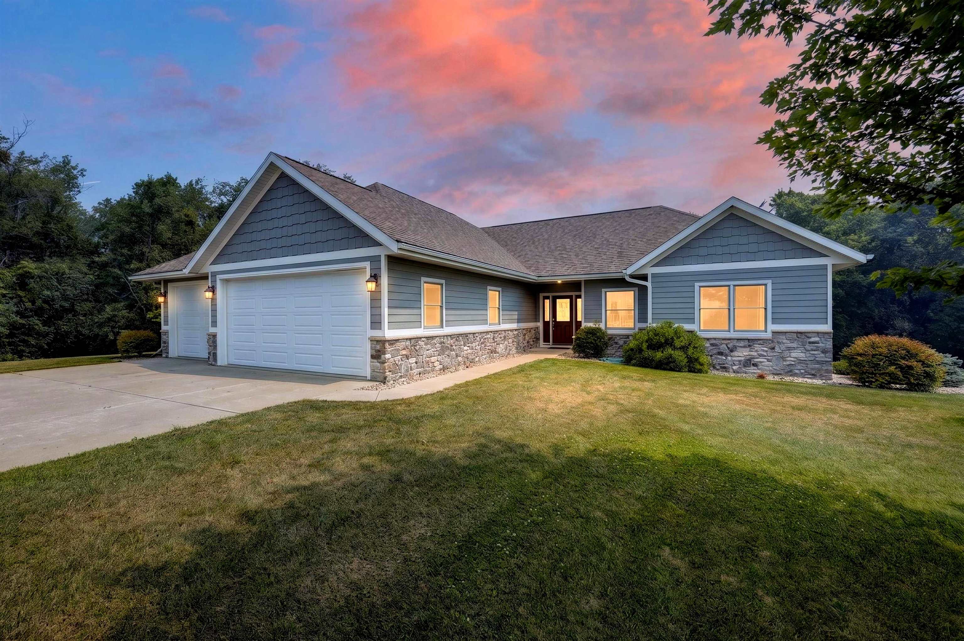 7224 Kickaboo Road Property Photo 1