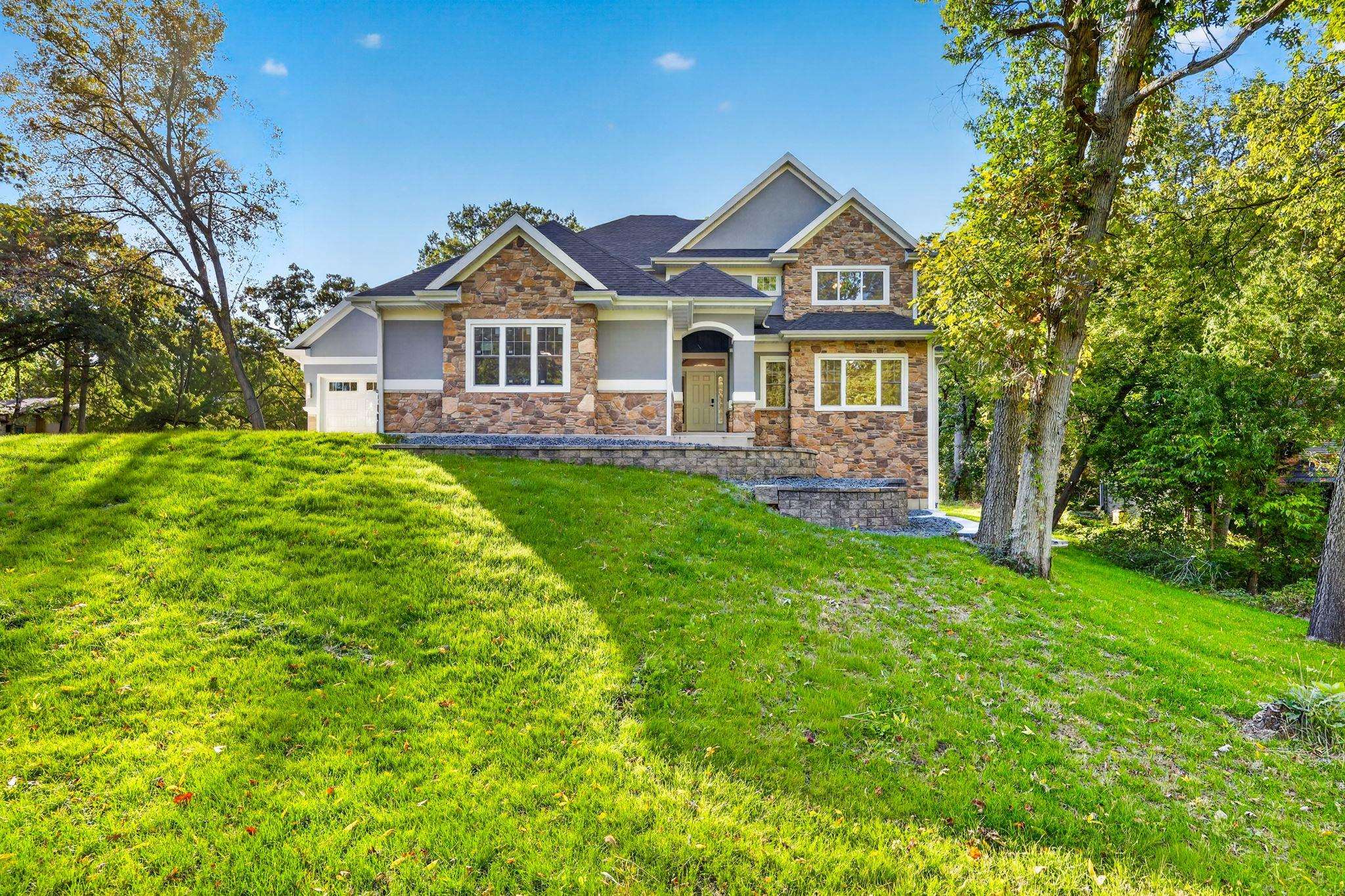 2652 Oak Crest Circle Property Photo 1
