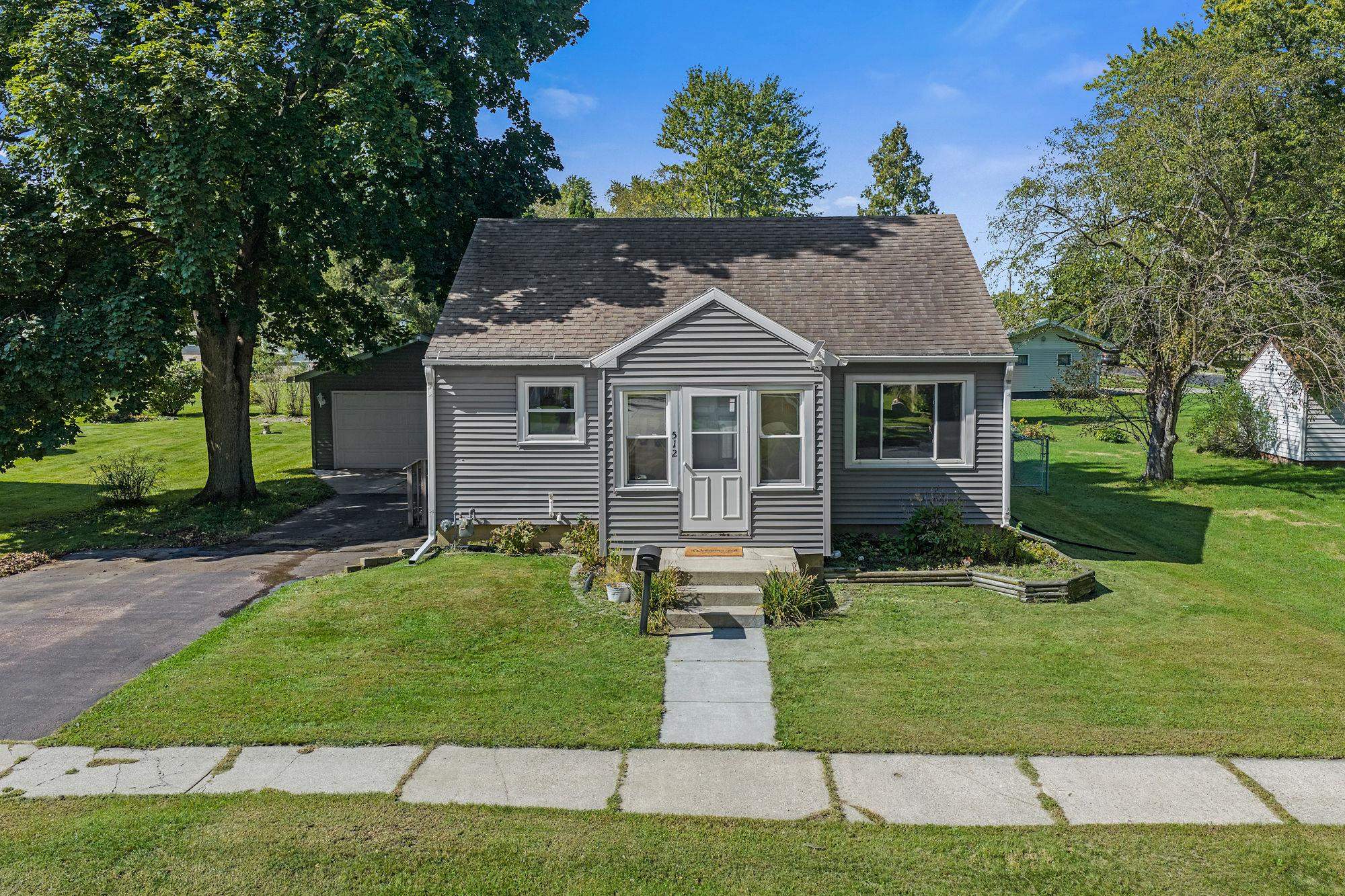 512 Ellinwood Avenue Property Photo 1