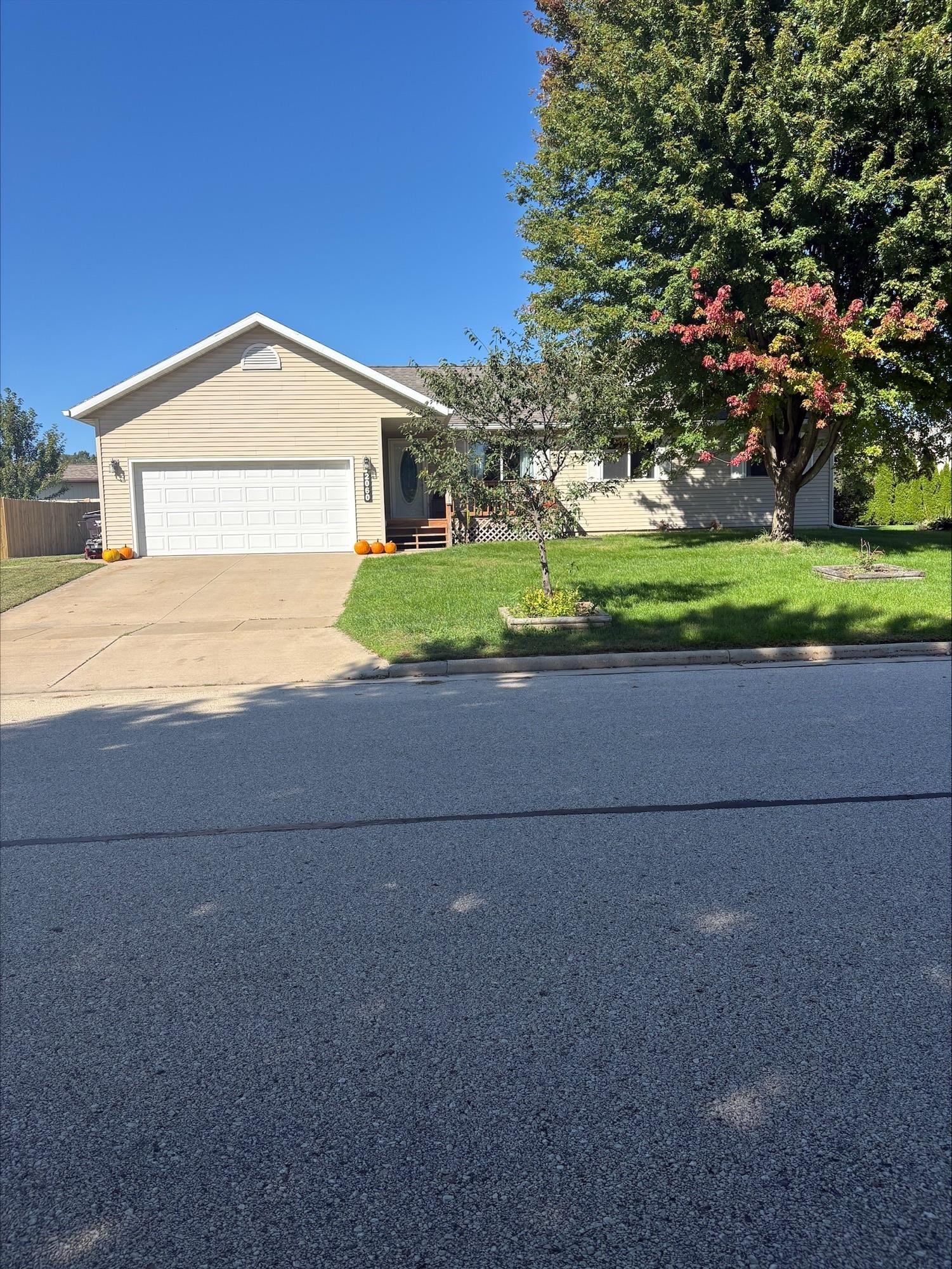 2060 Julie Avenue Property Photo 1