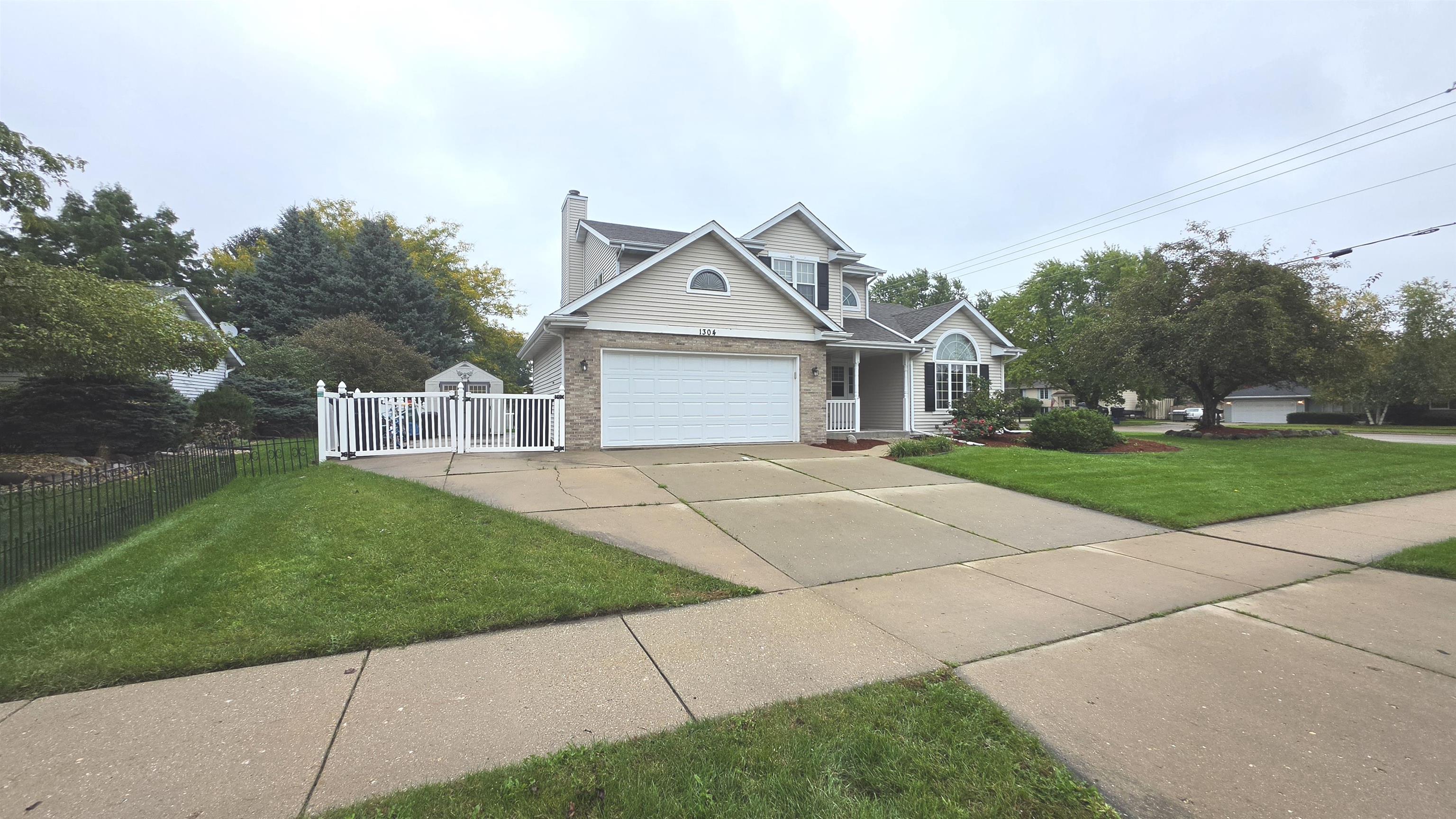 1304 N Wuthering Hills Drive Property Photo 1