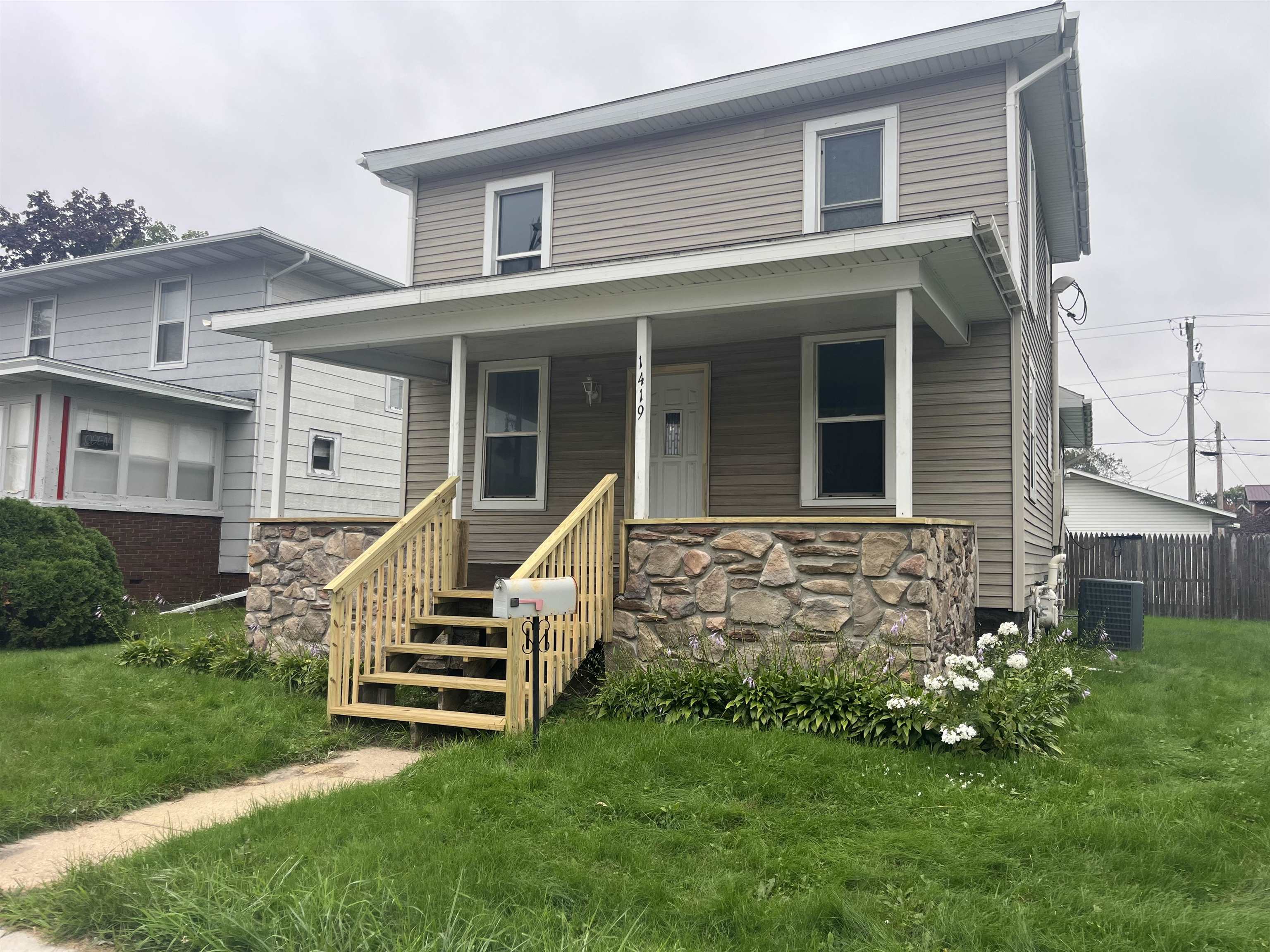 1419 Superior Avenue Property Photo 1