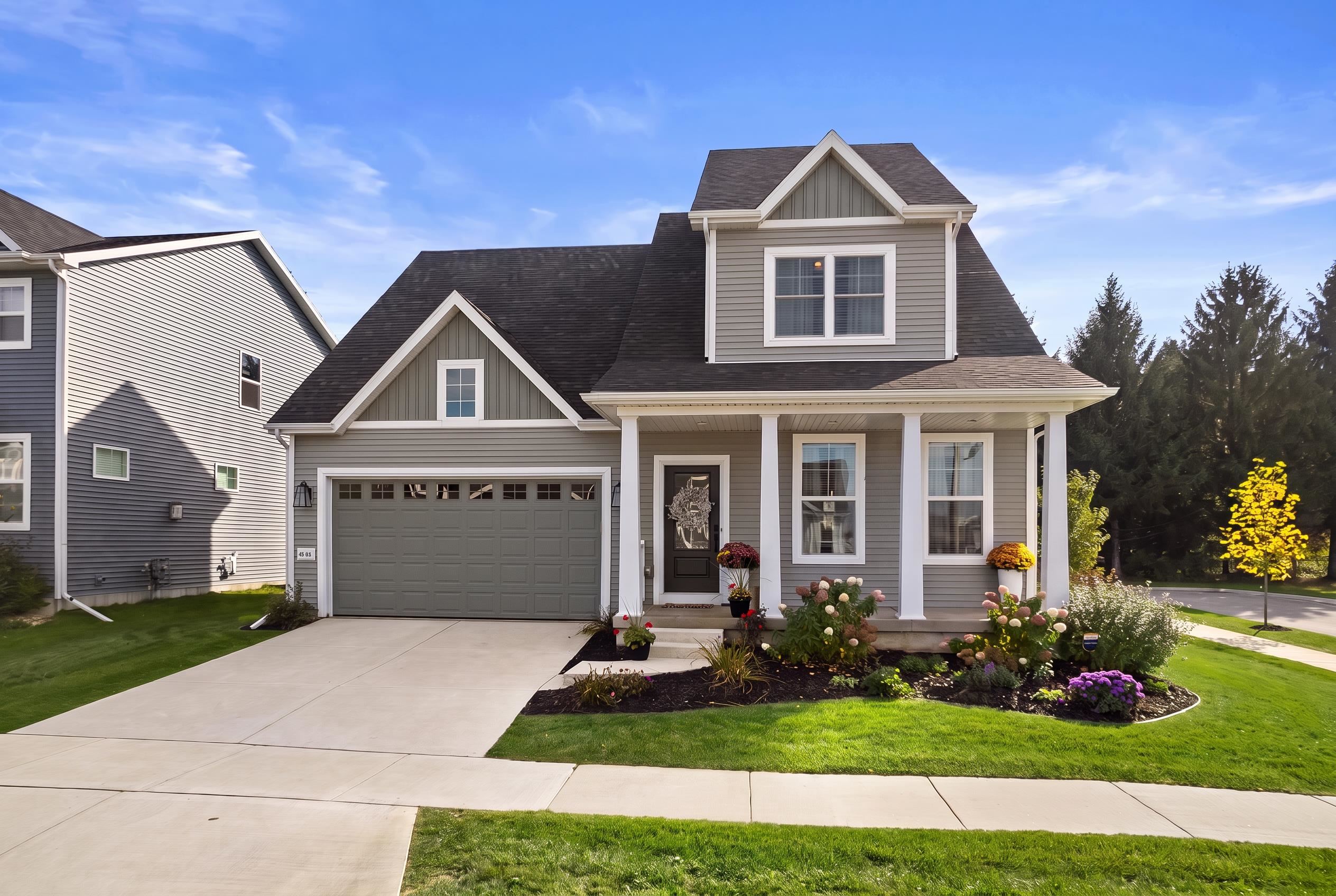 9329 Tawny Acorn Drive Property Photo 1