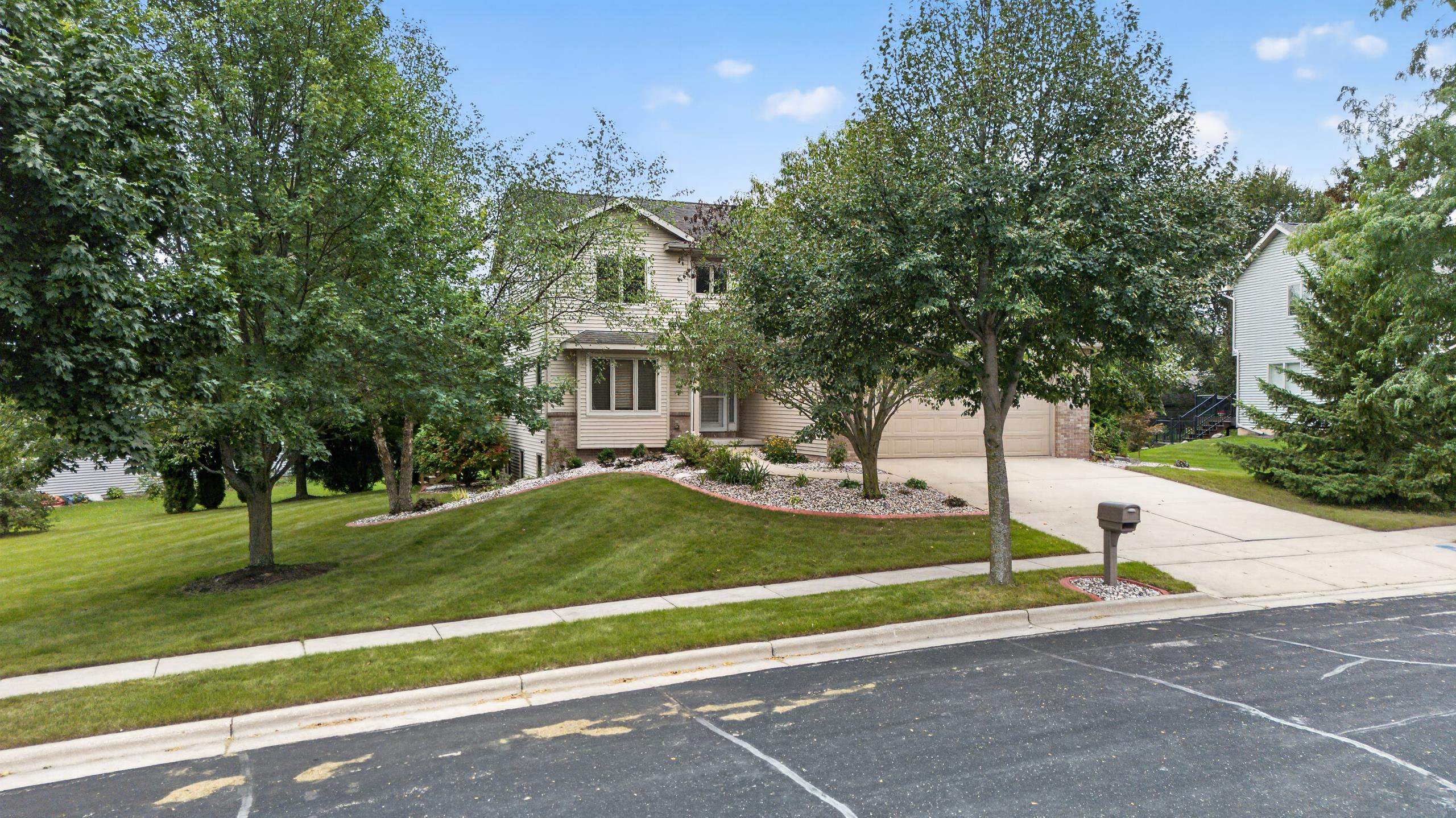 2225 Stone Crest Road Property Photo 1