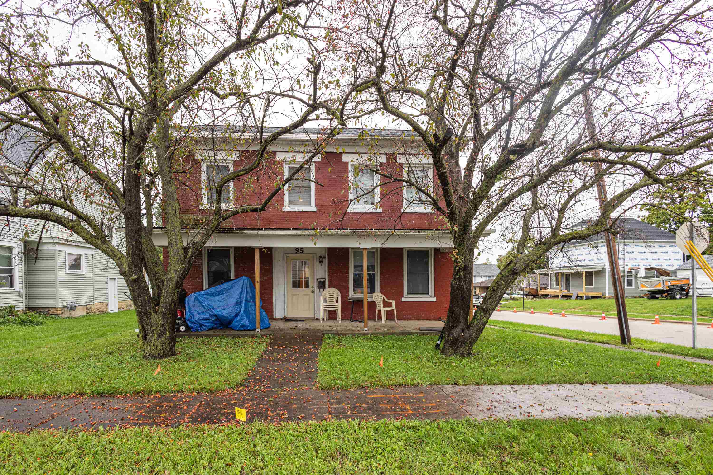 95 W Pine Street Property Photo 1