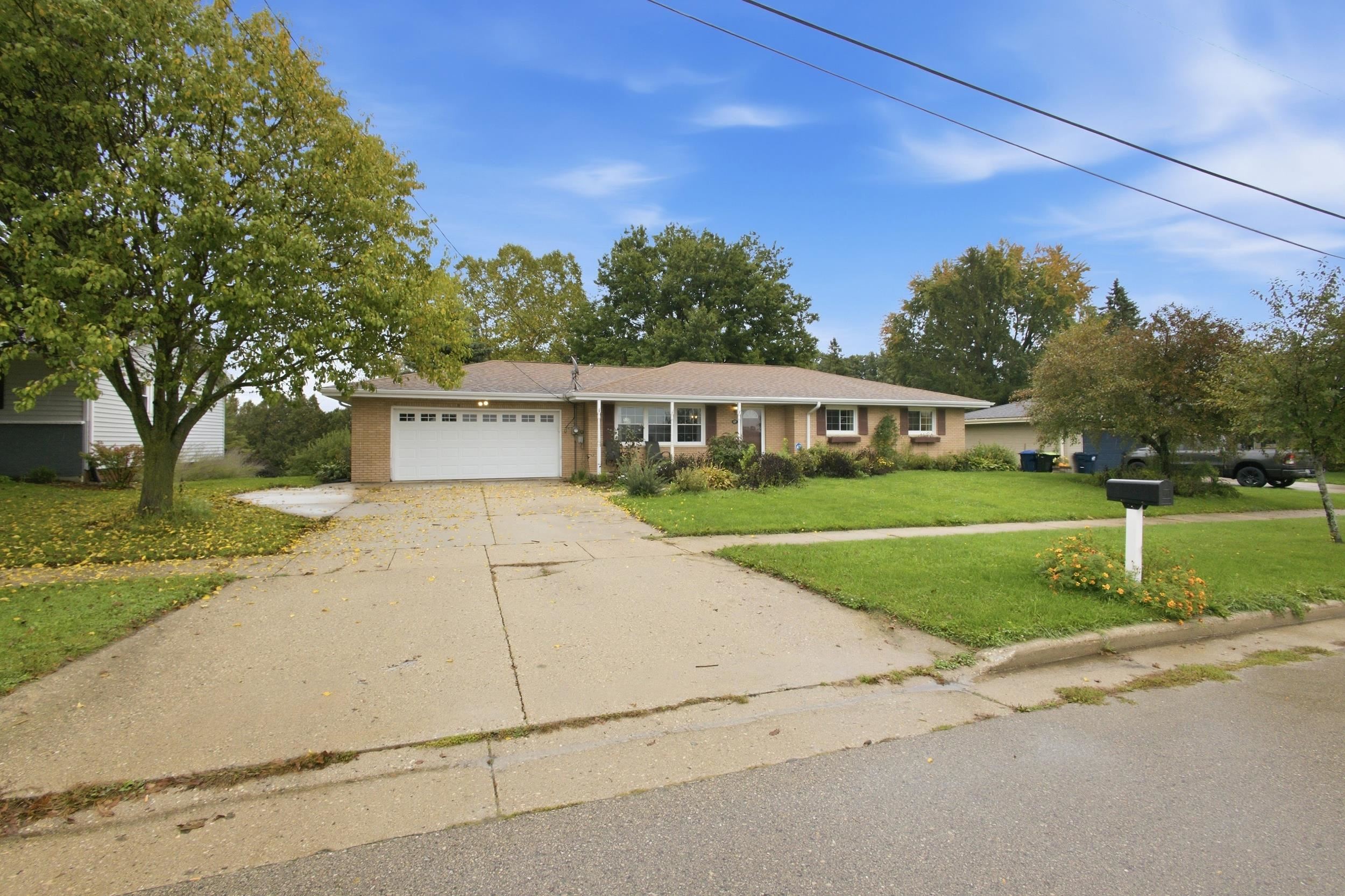 609 Oak Lane Property Photo 1