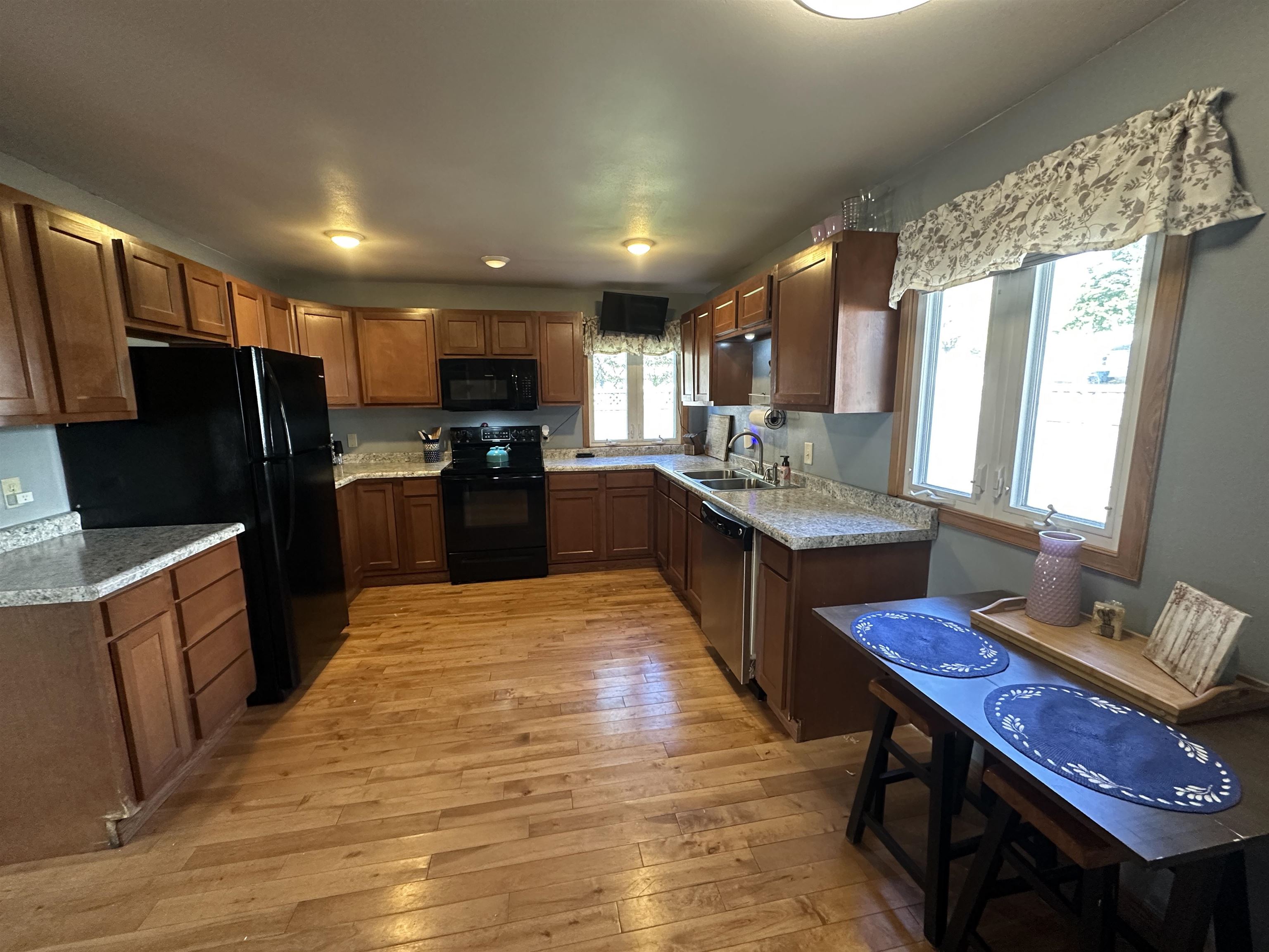 526 Badger Drive Property Photo 1