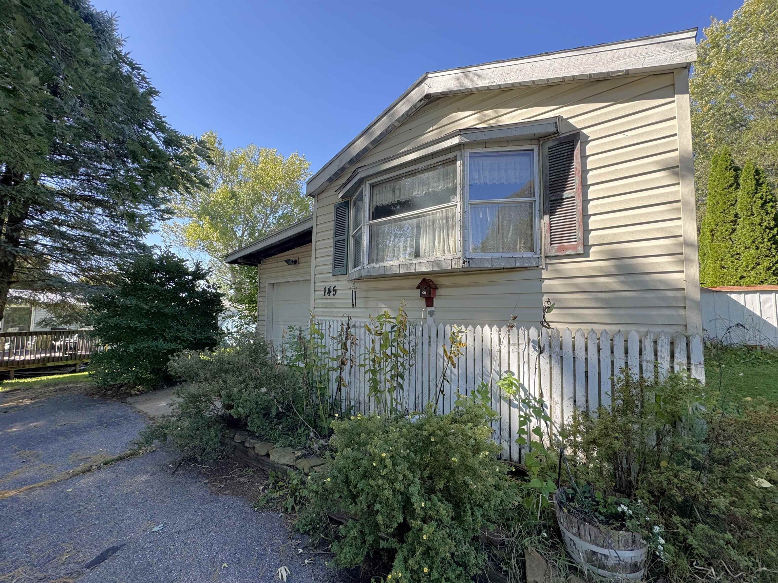 145 Swiss Court Property Photo 1