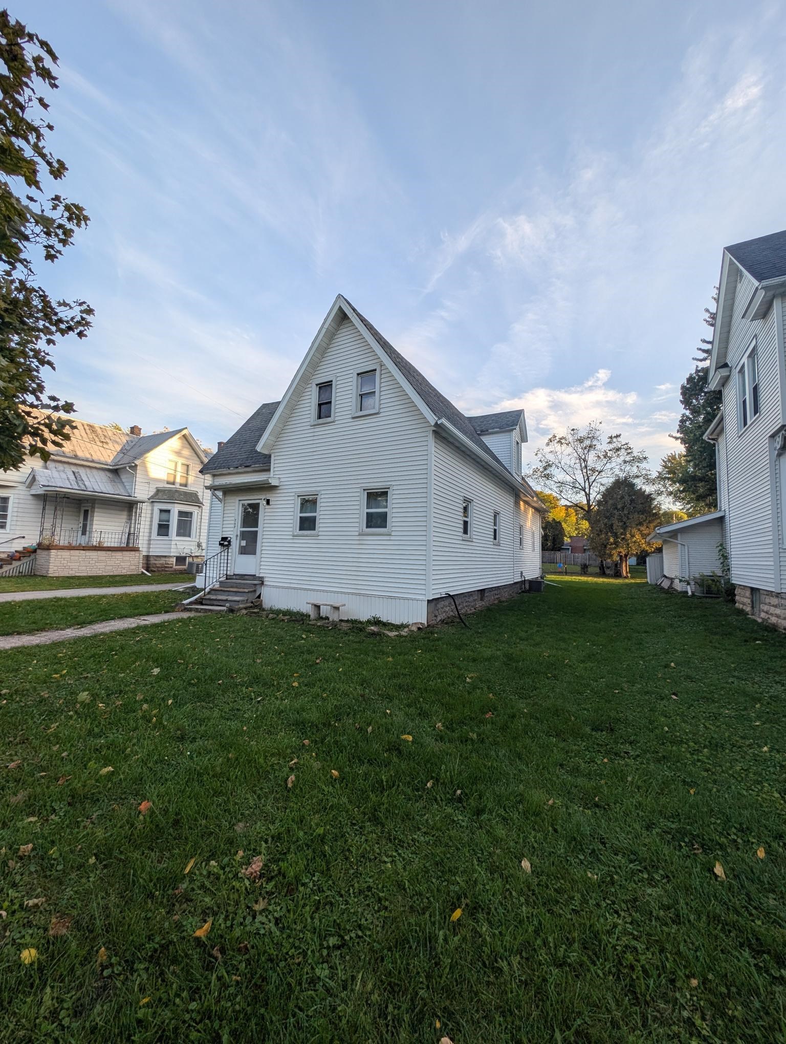 242 E Merrill Avenue Property Photo 1
