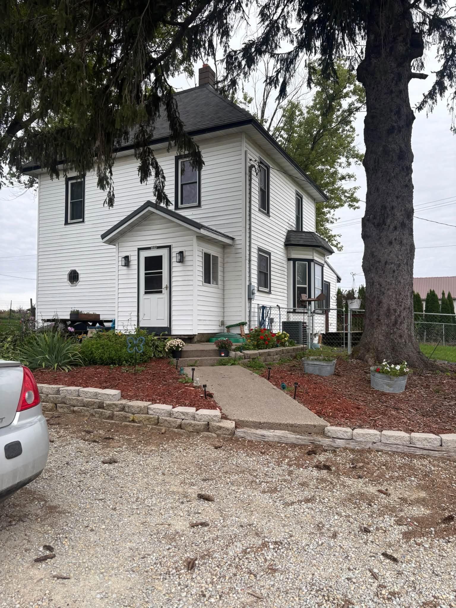 109 S Taylor Street Property Photo 1