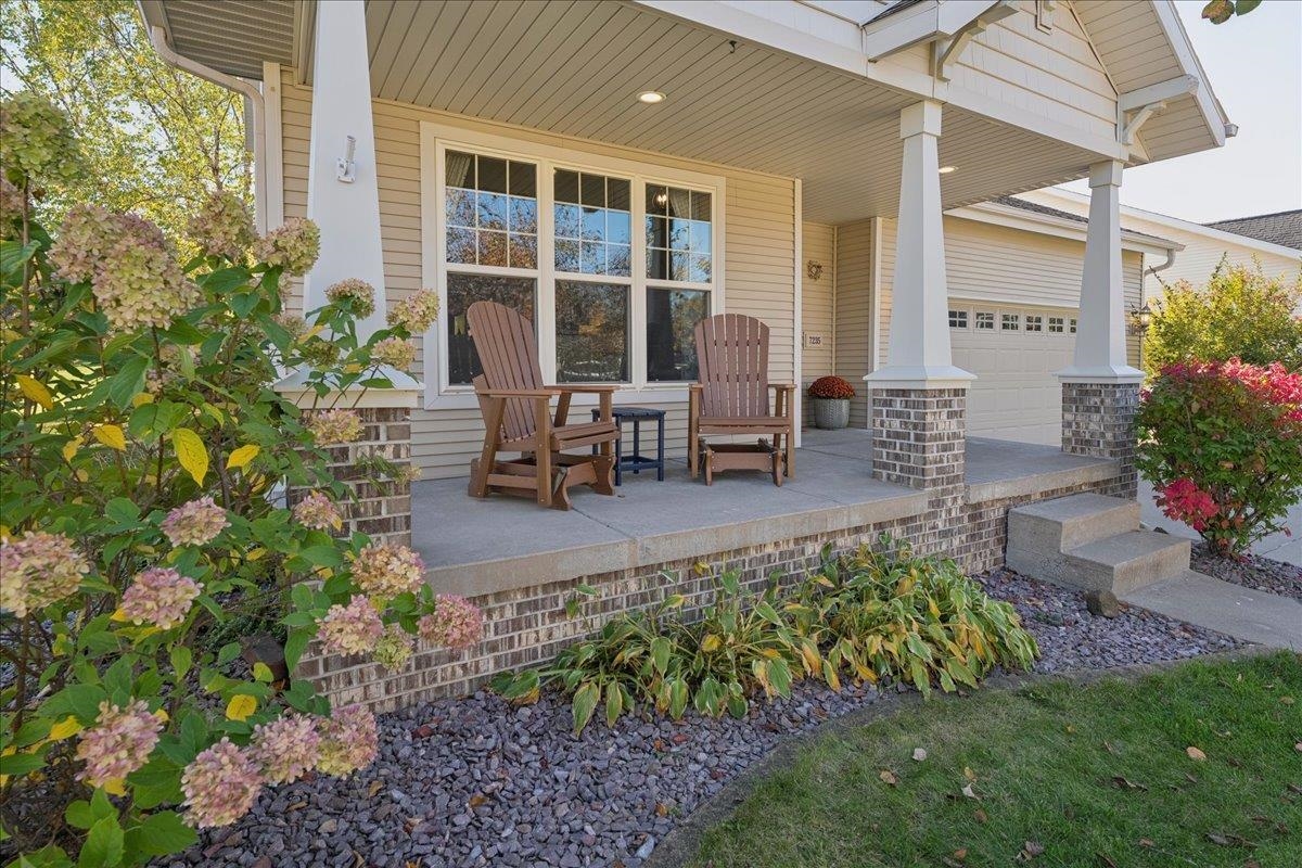 7235 Arctic Fox Drive Property Photo 1