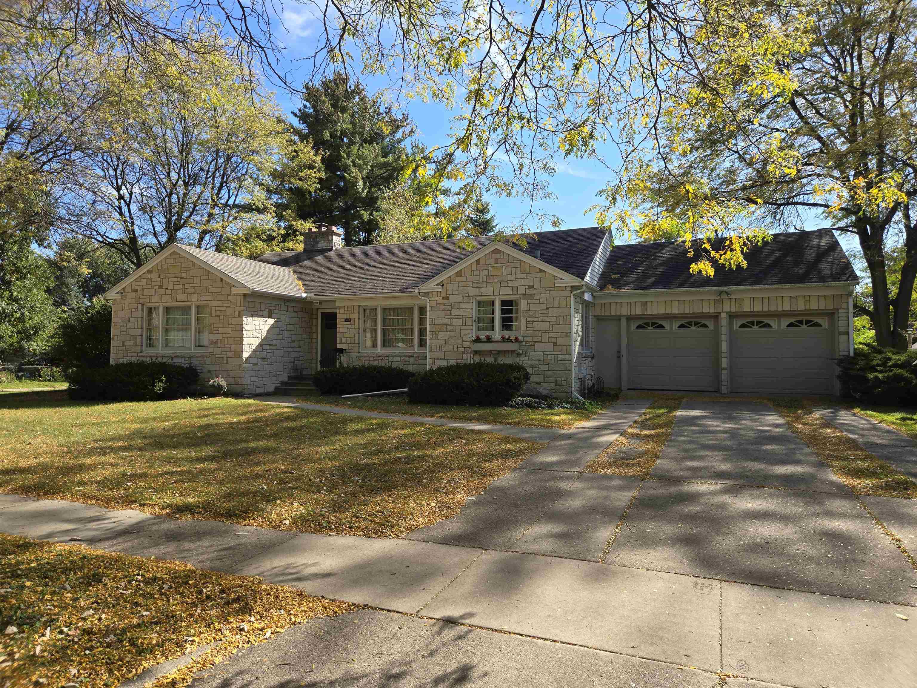 6817 South Avenue Property Photo 1