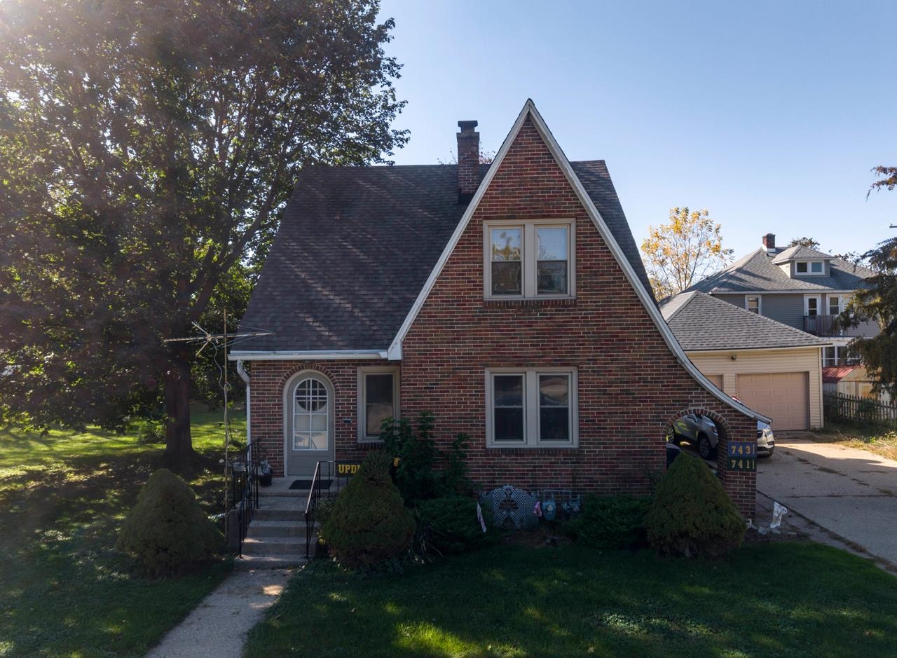741 Caroline Street Property Photo 1