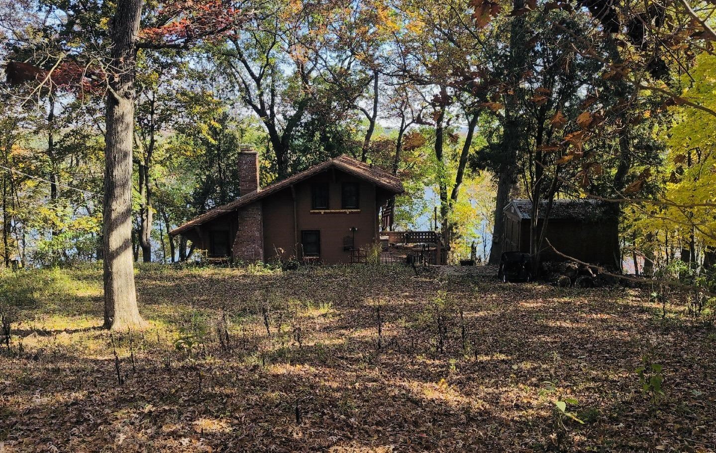 N5852 Sugar River Parkway Property Photo 1