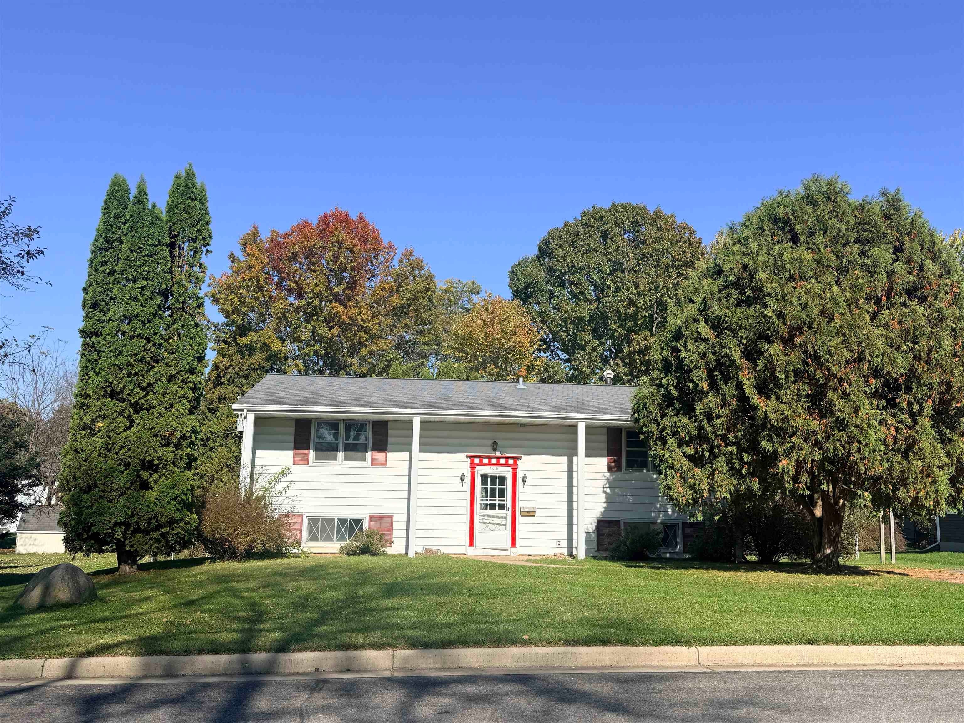 305 Edward Street Property Photo 1