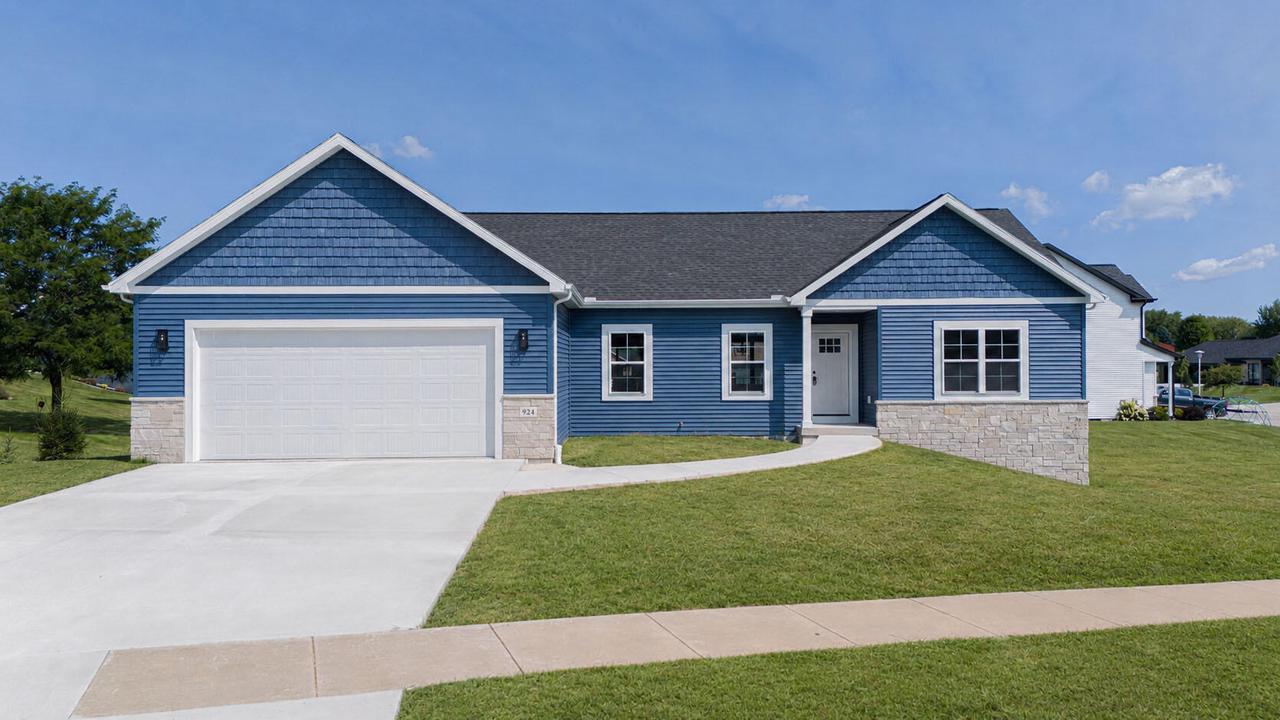 MM1942614 Property Photo 1