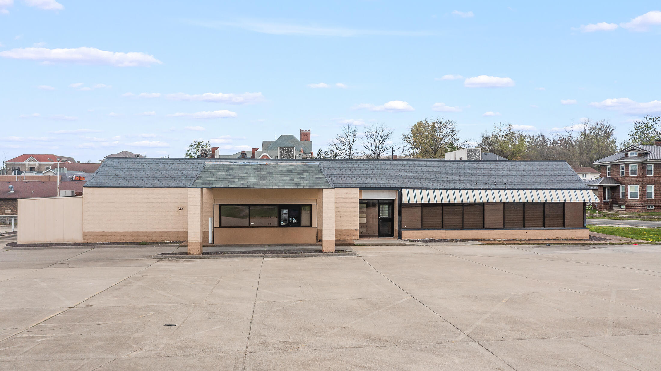 208 St Louis Avenue Property Photo 1