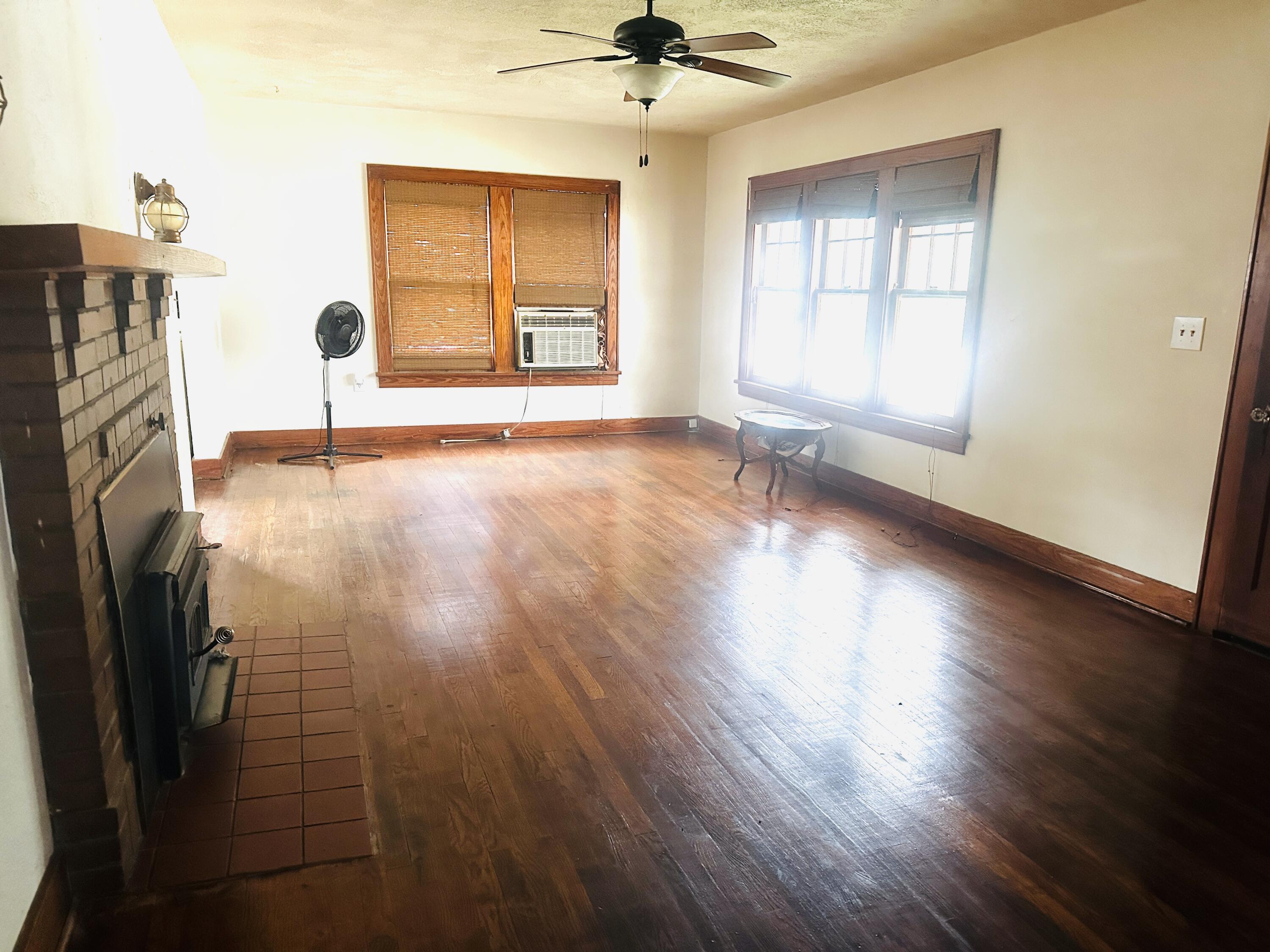 606 N Washington Street Property Photo 1