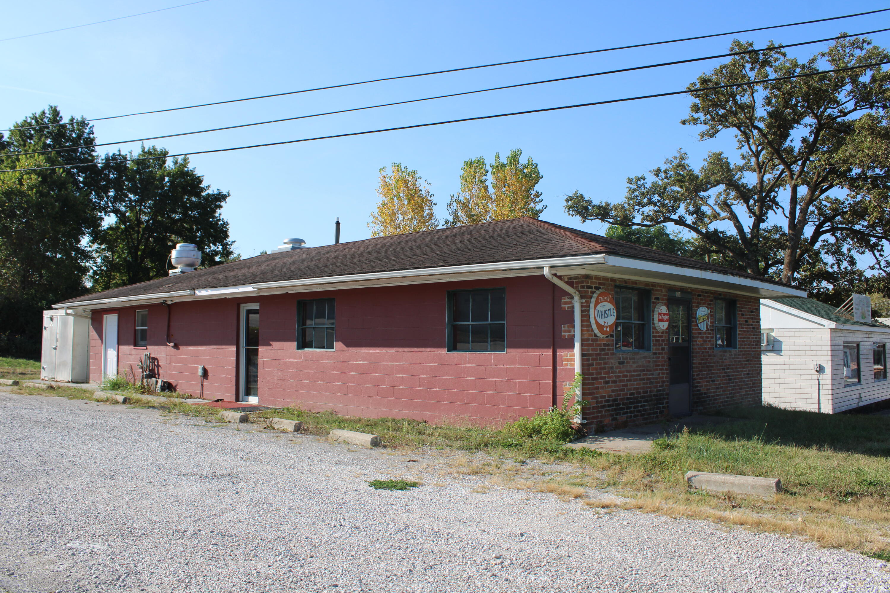 1320 S Business 54 Property Photo 1