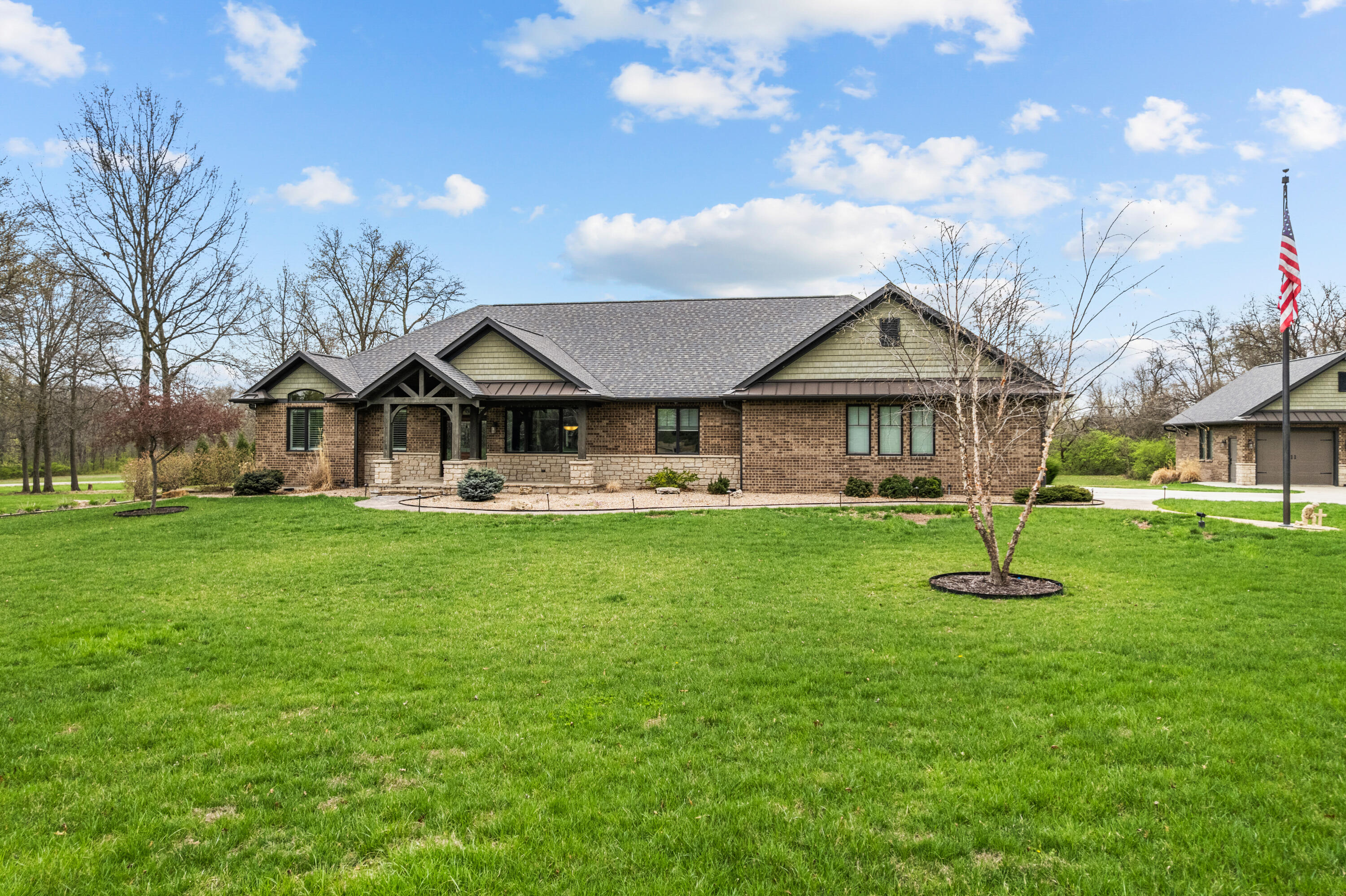 22824 Audrain Rd 814 Property Photo 1