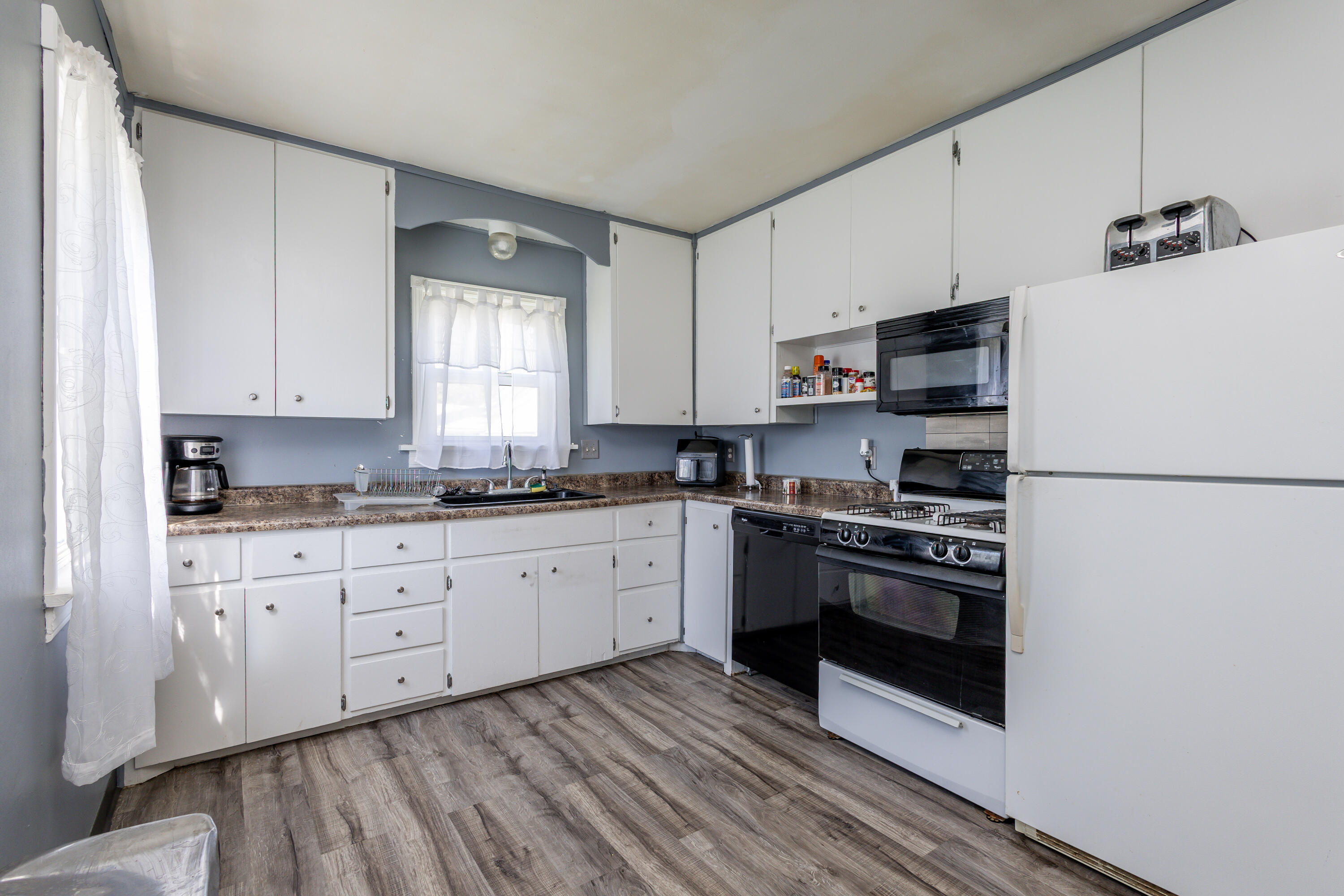 1321 N Olive Street Property Photo 11