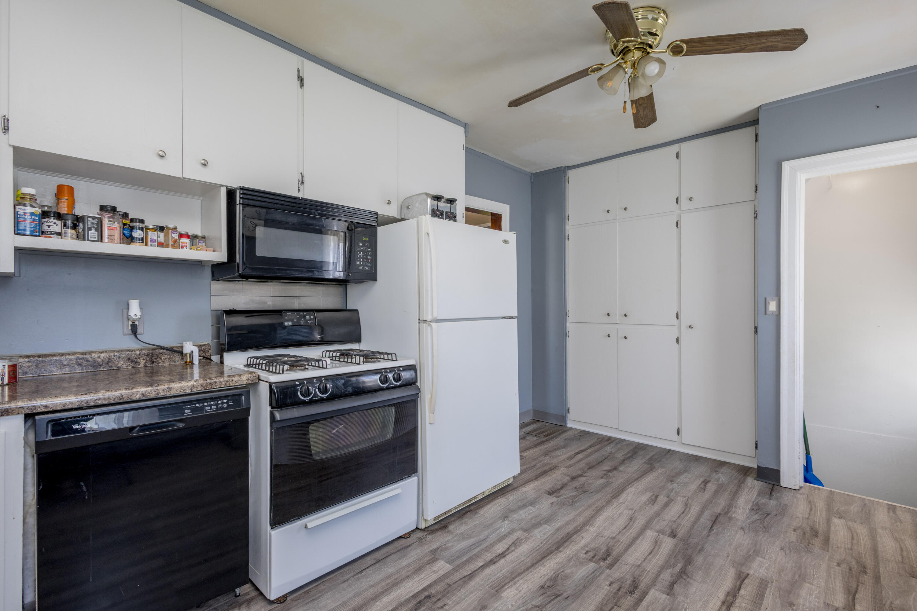 1321 N Olive Street Property Photo 12