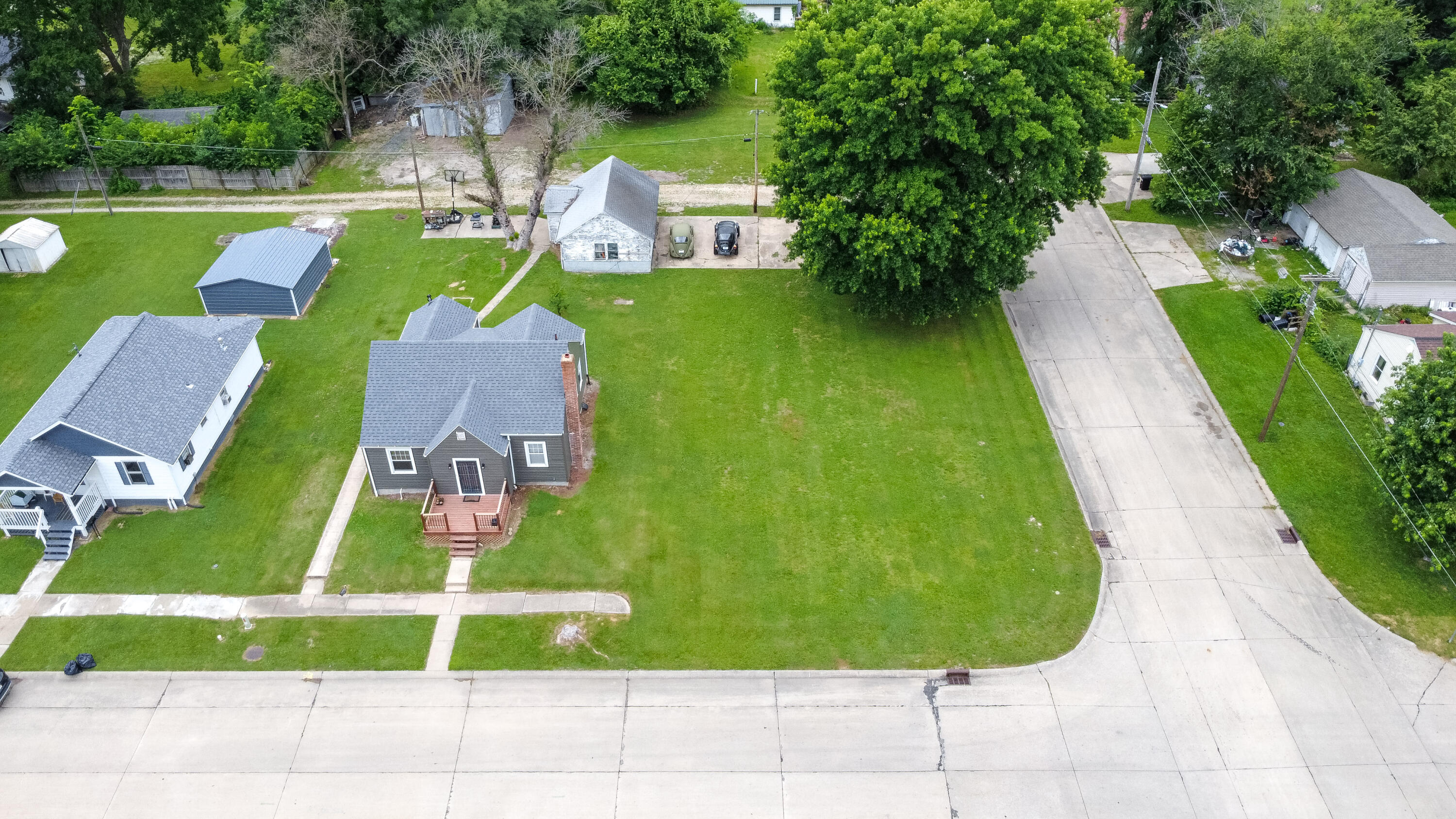 1321 N Olive Street Property Photo 32