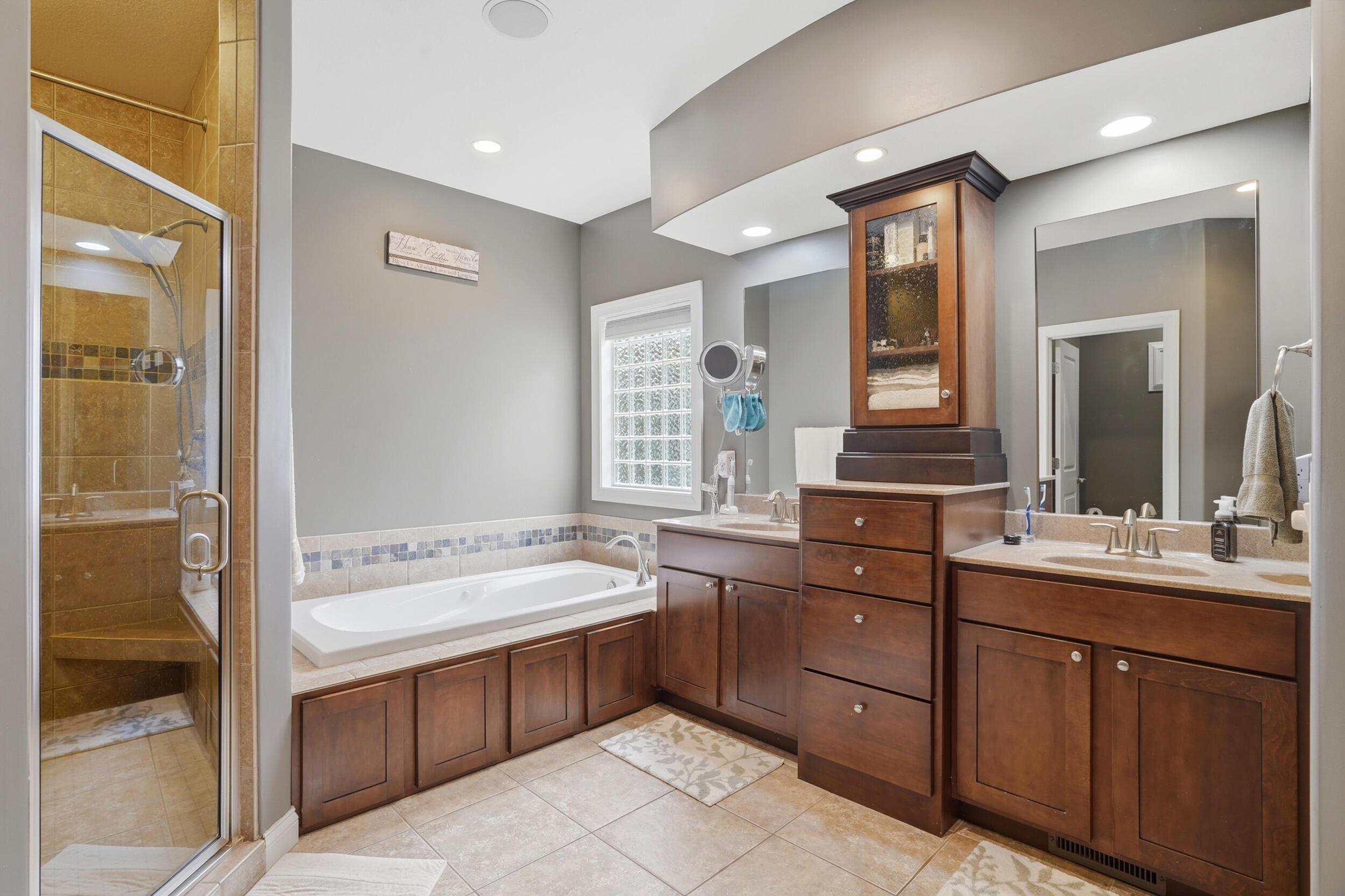 2205 Oak Harbor Court Property Photo 17