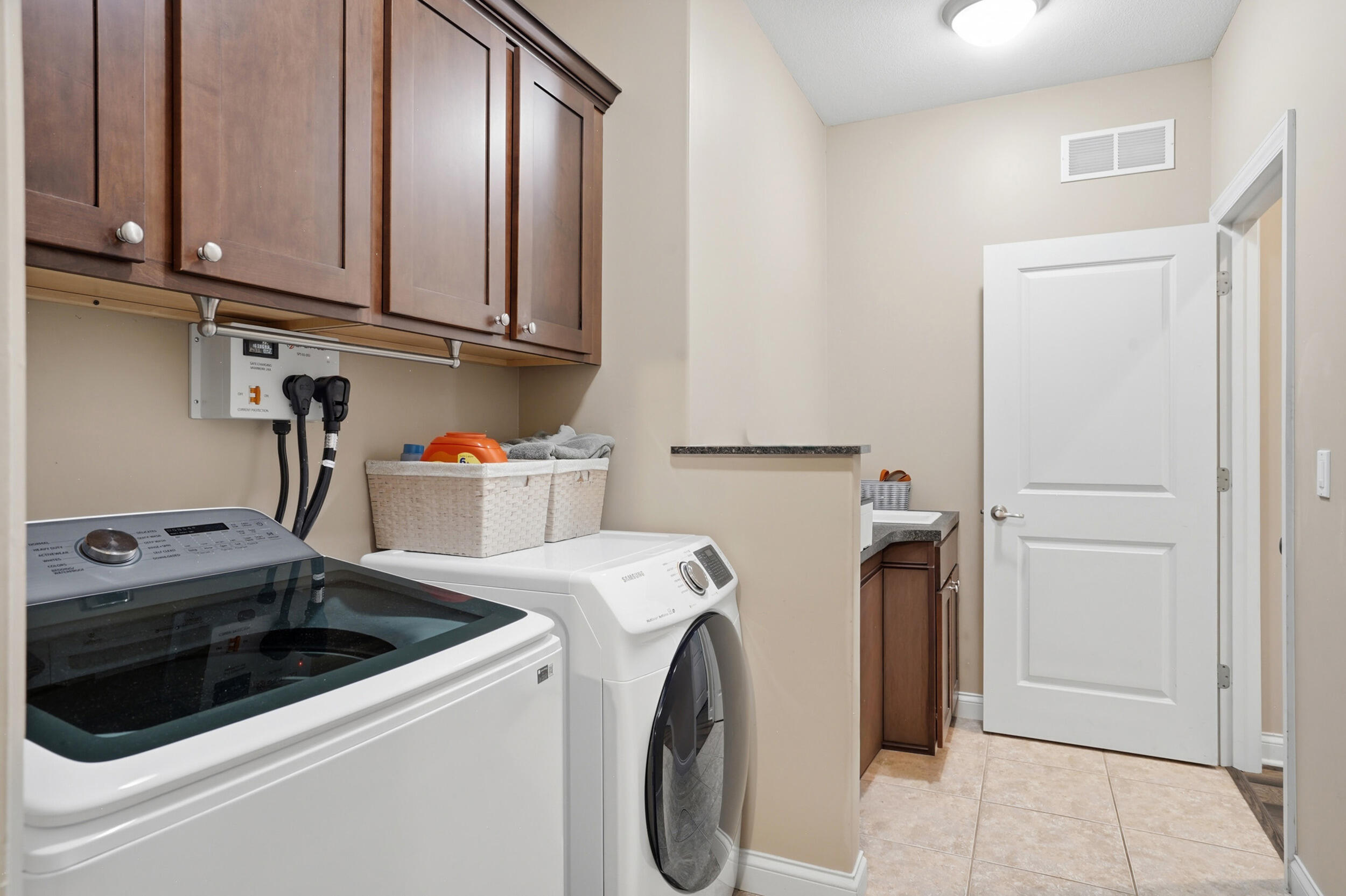 2205 Oak Harbor Court Property Photo 26