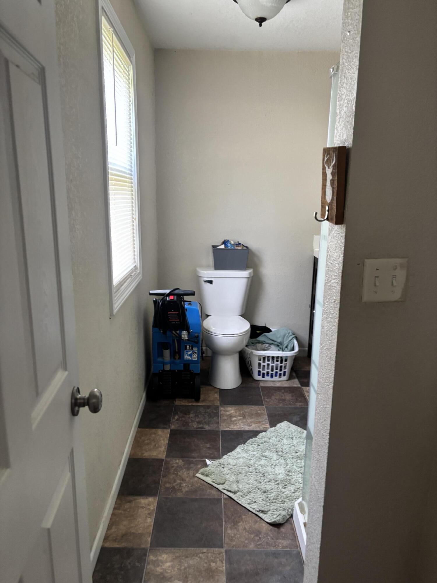 208 E 4th Street Property Photo 21