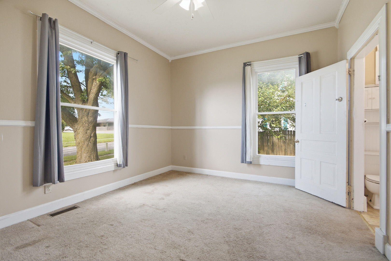 927 E Promenade Street Property Photo 9