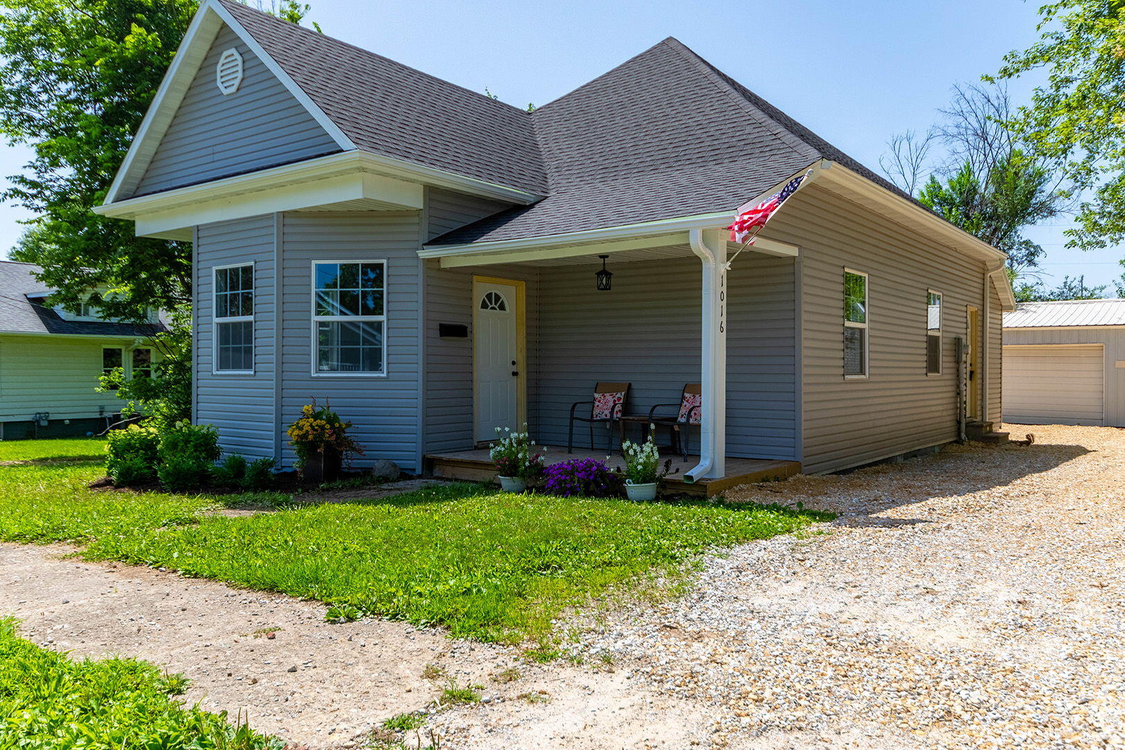 1016 E Jackson Street Property Photo 1