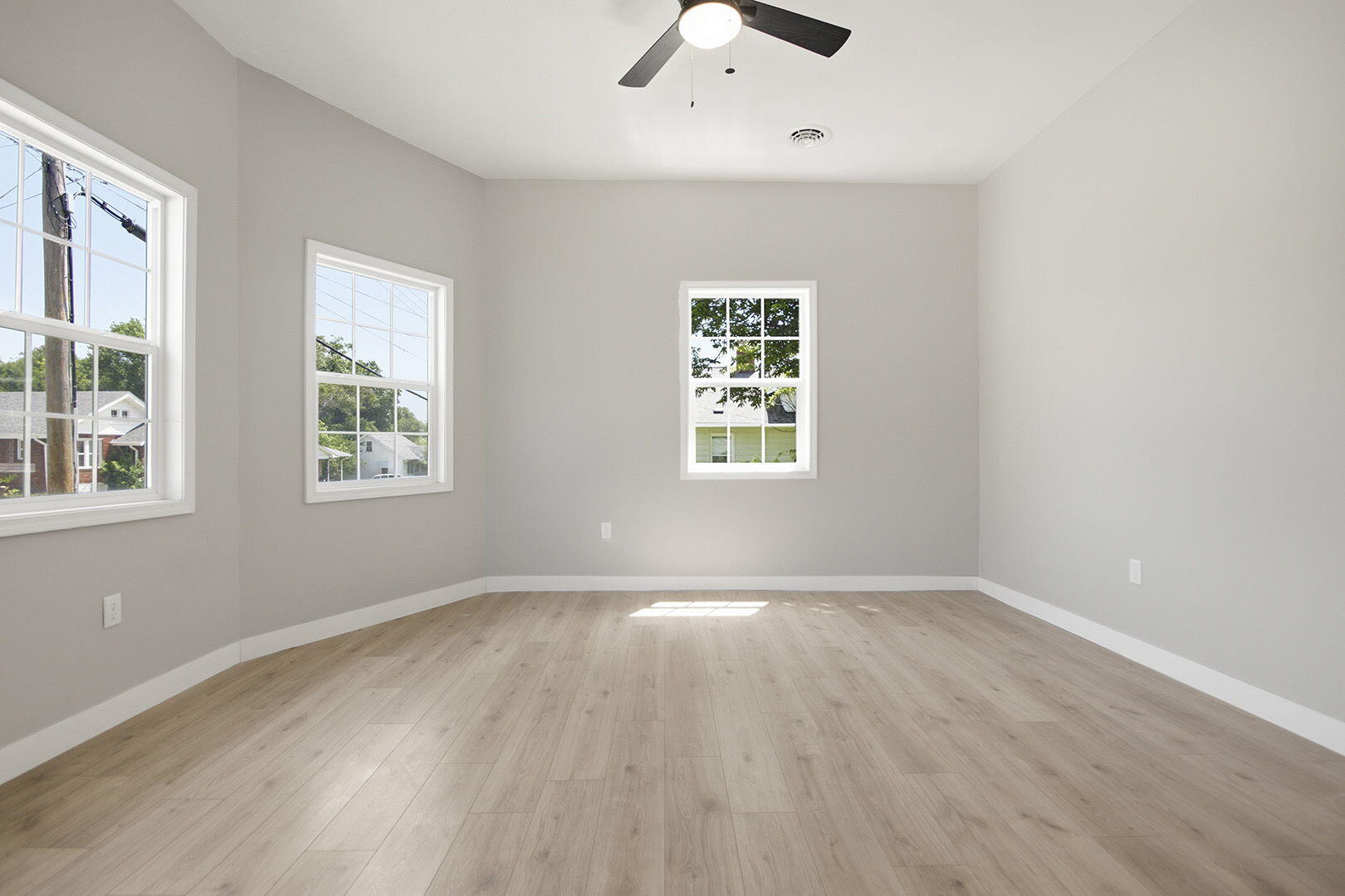 1016 E Jackson Street Property Photo 7