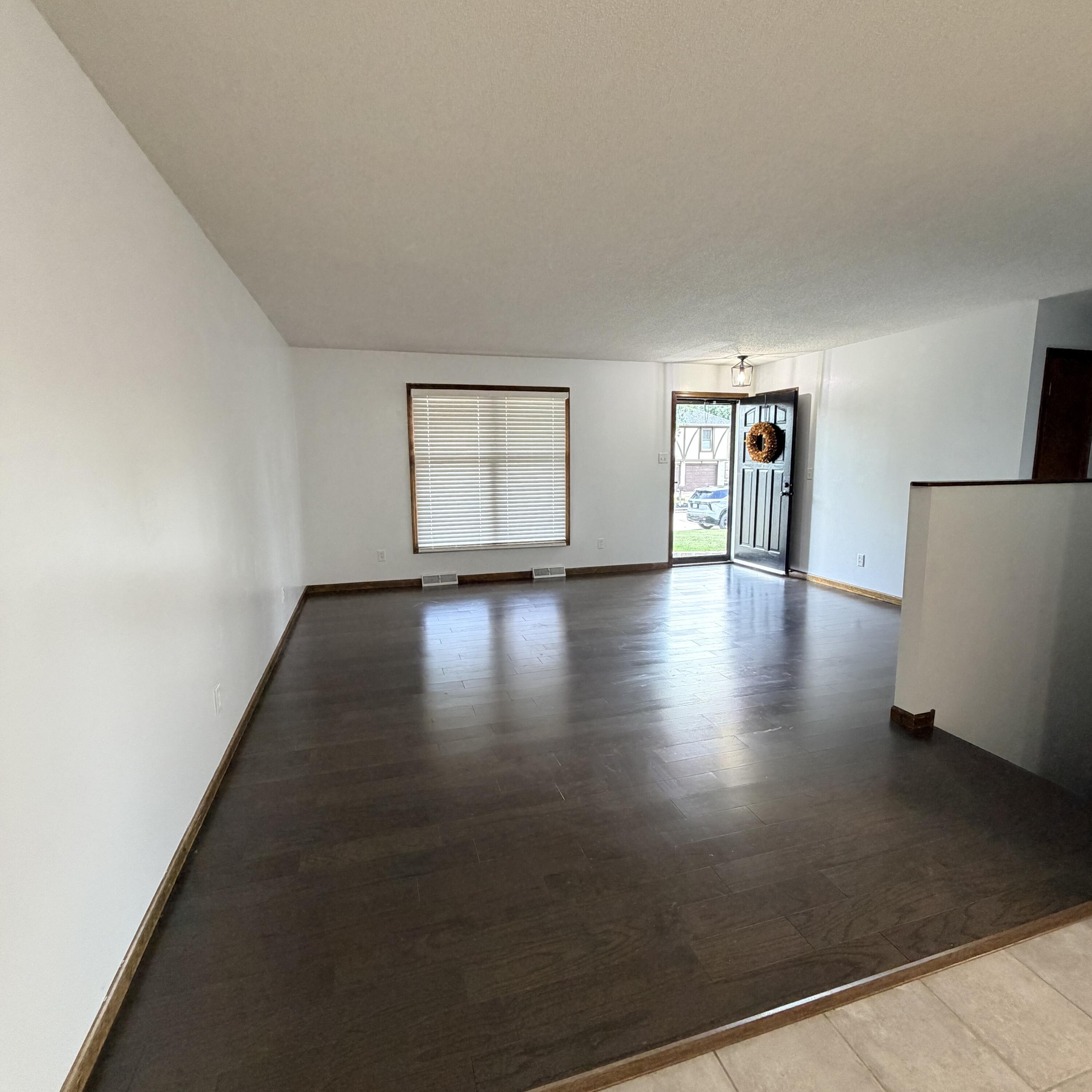 2350 Park Crest Property Photo 4