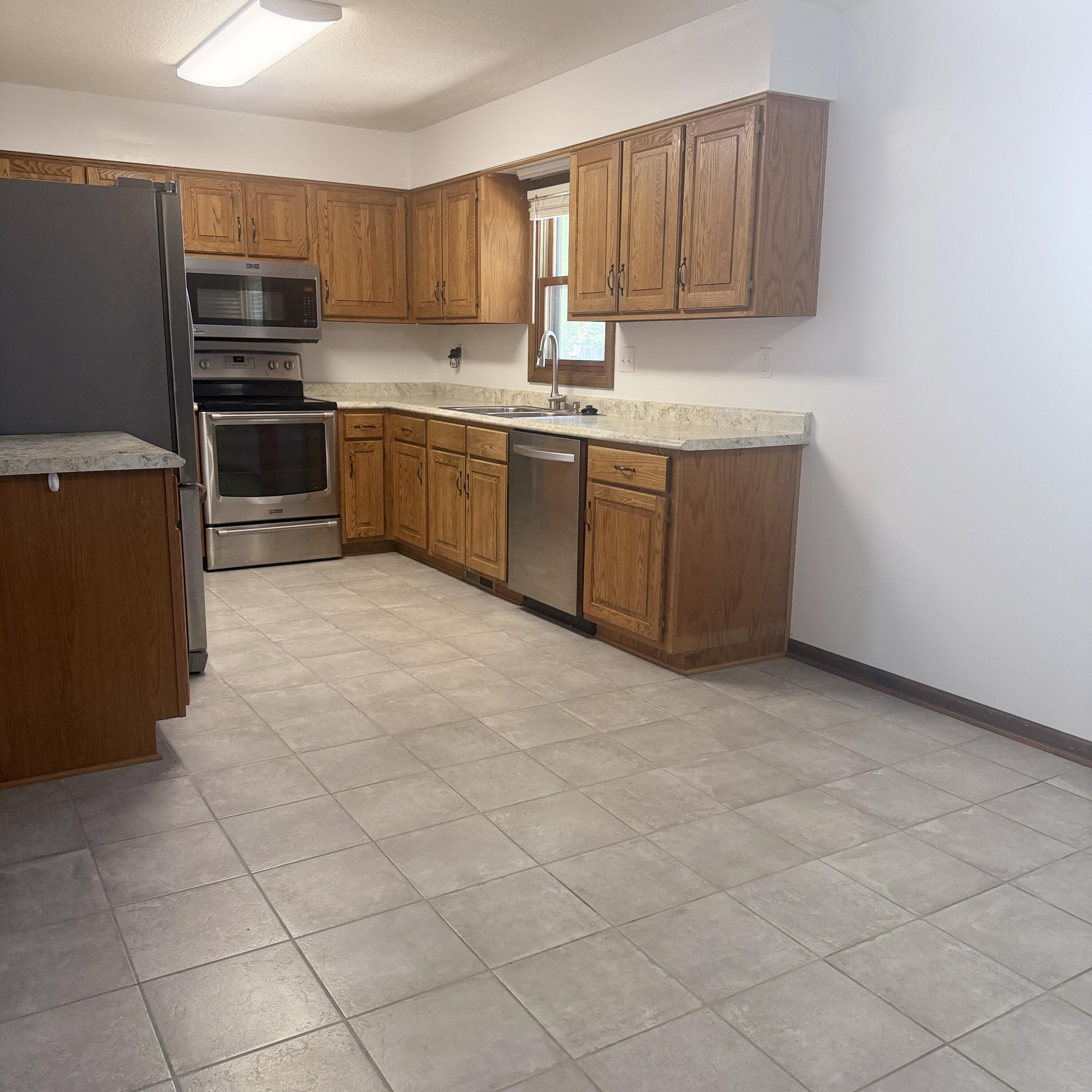 2350 Park Crest Property Photo 6