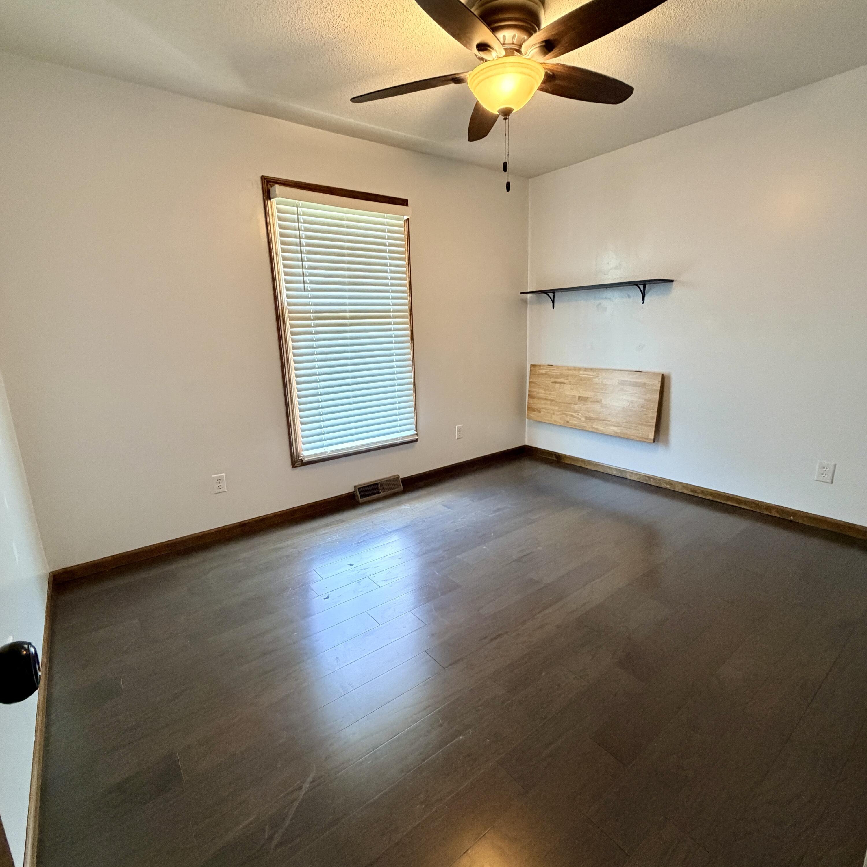 2350 Park Crest Property Photo 9