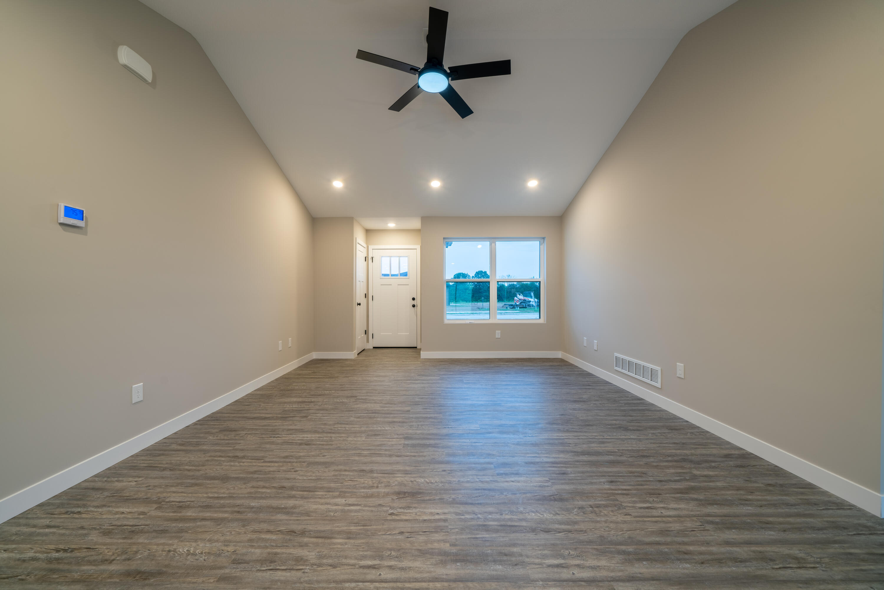 14905 Welch Drive Property Photo 6