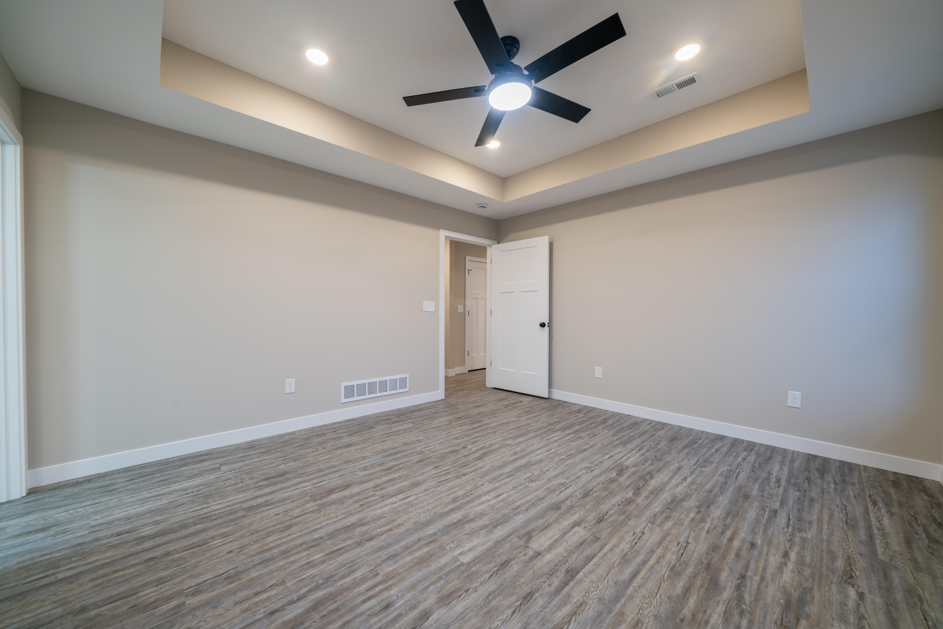 14905 Welch Drive Property Photo 16