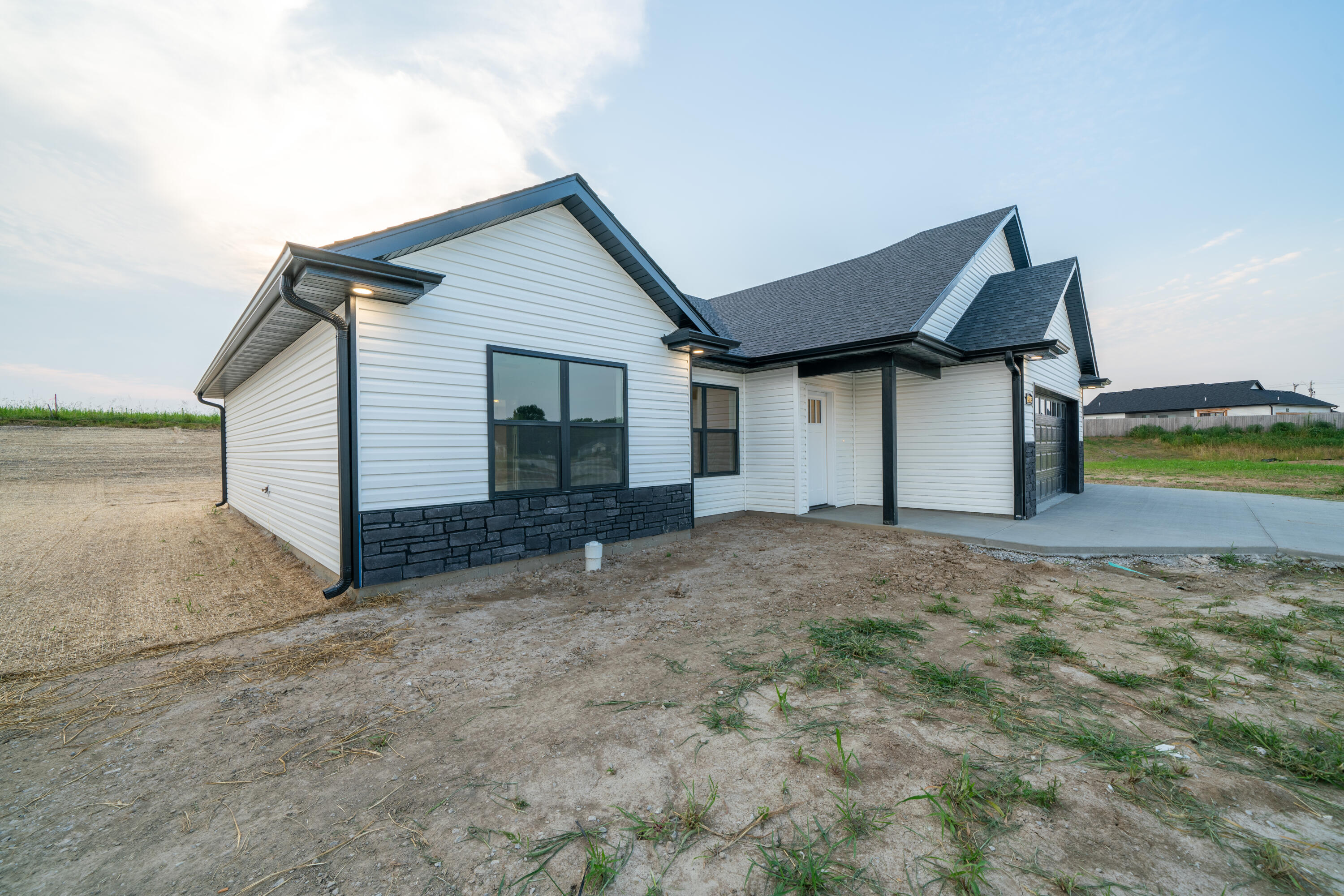 14905 Welch Drive Property Photo 34