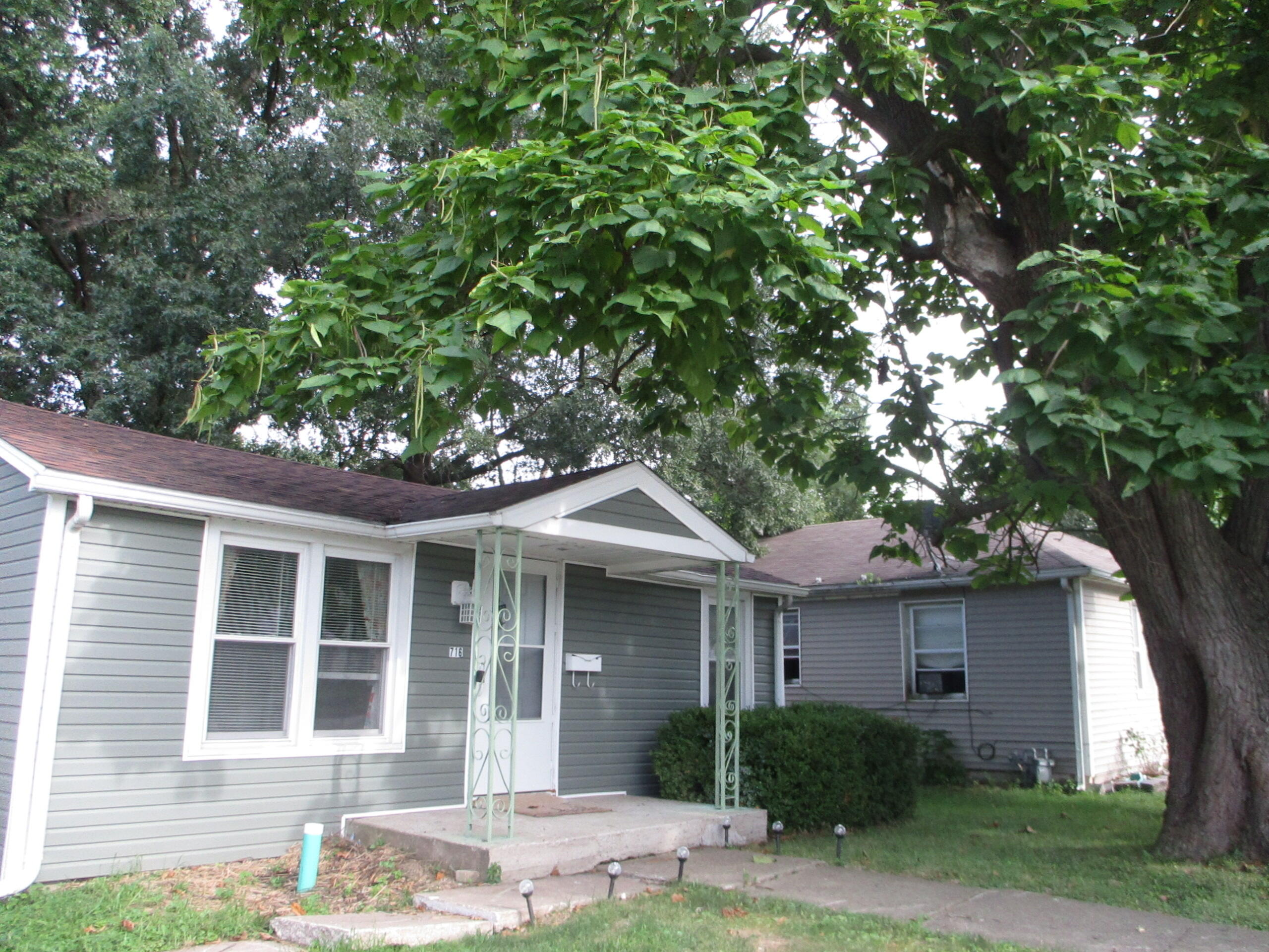716 S Muldrow Street Property Photo 1