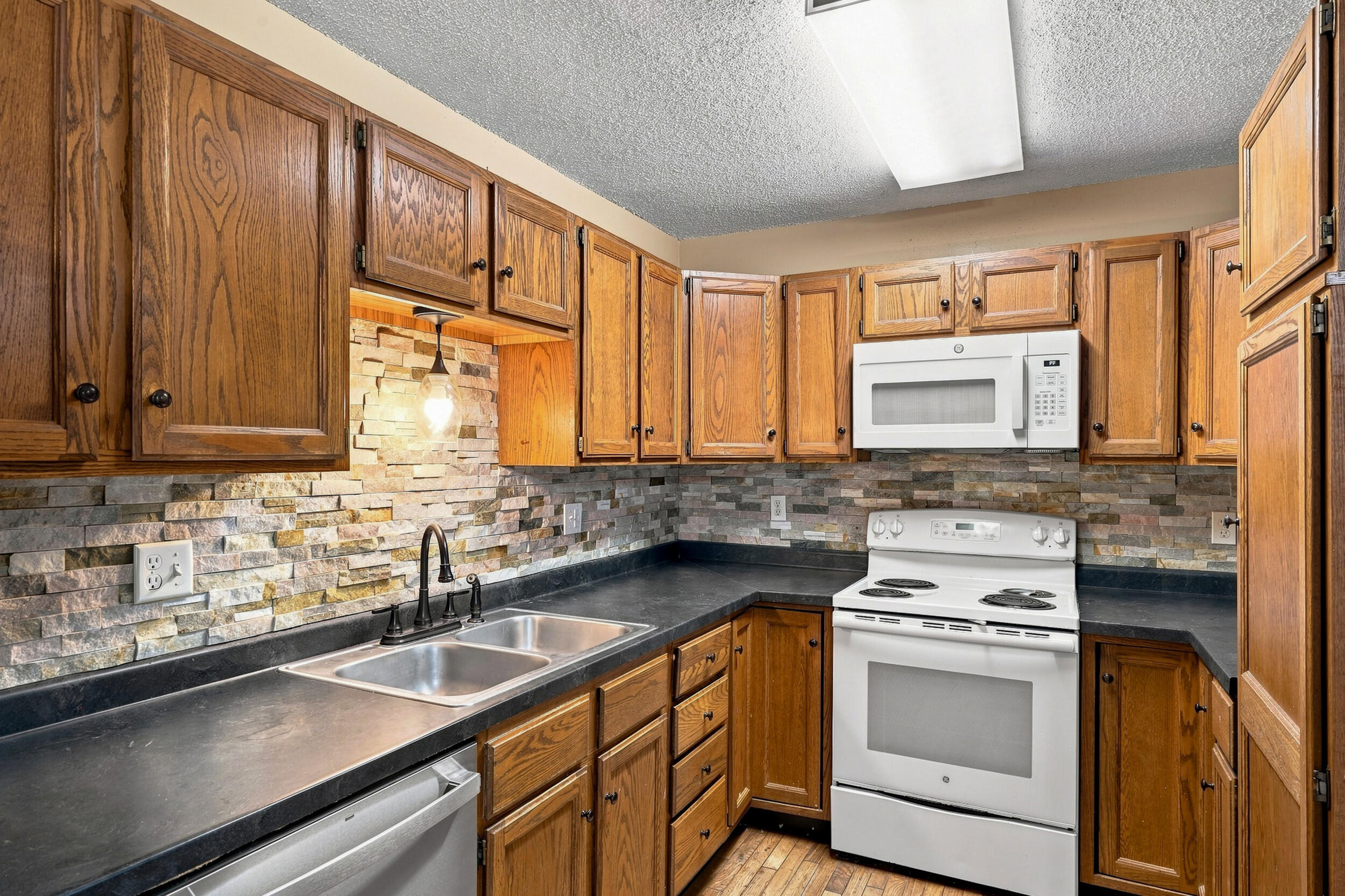 4318 Christian Fellowship Road Property Photo 3