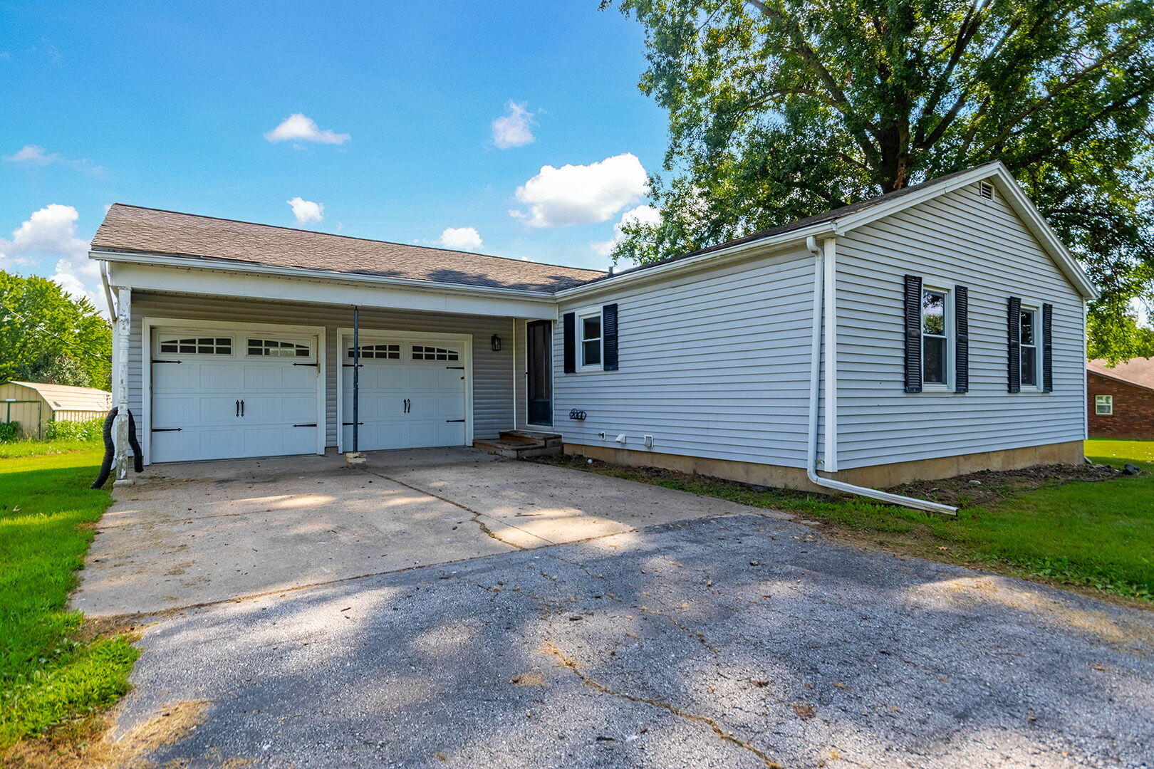 8975 State Highway 15 Property Photo 1