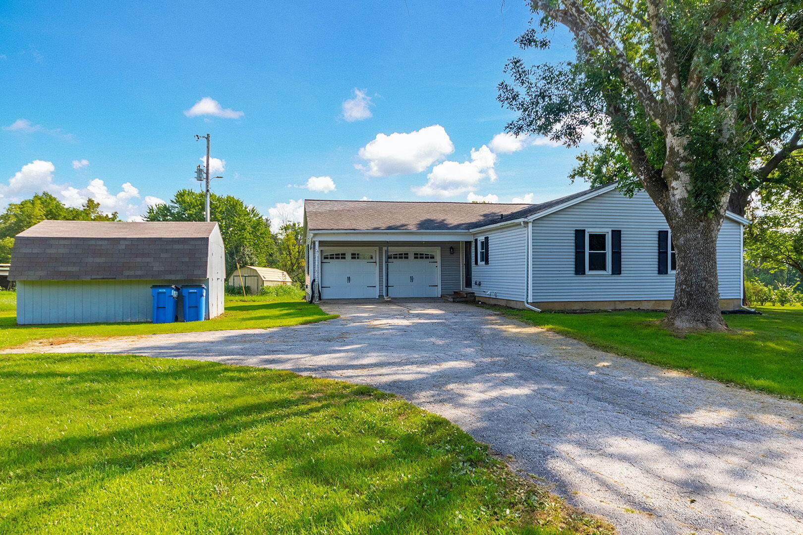 8975 State Highway 15 Property Photo 4