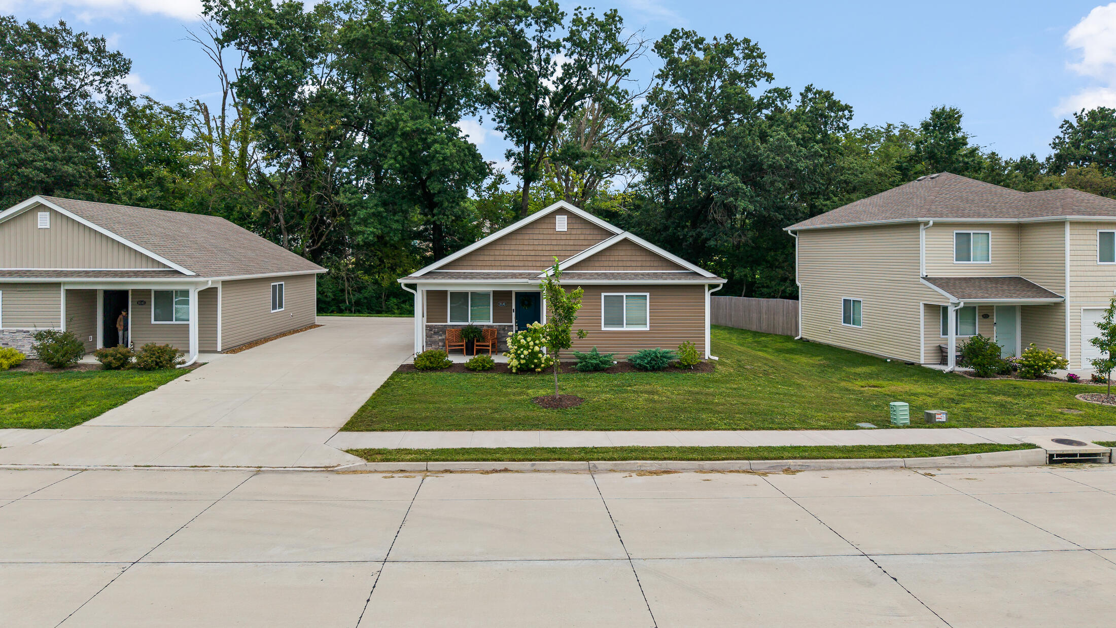 8130 N Glen Meadow Drive Property Photo 1