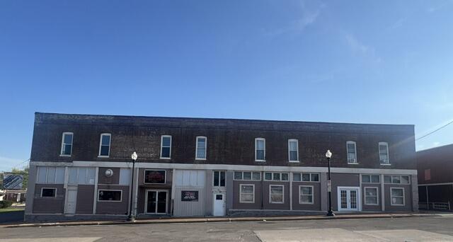 112 E Monroe Street Property Photo 1