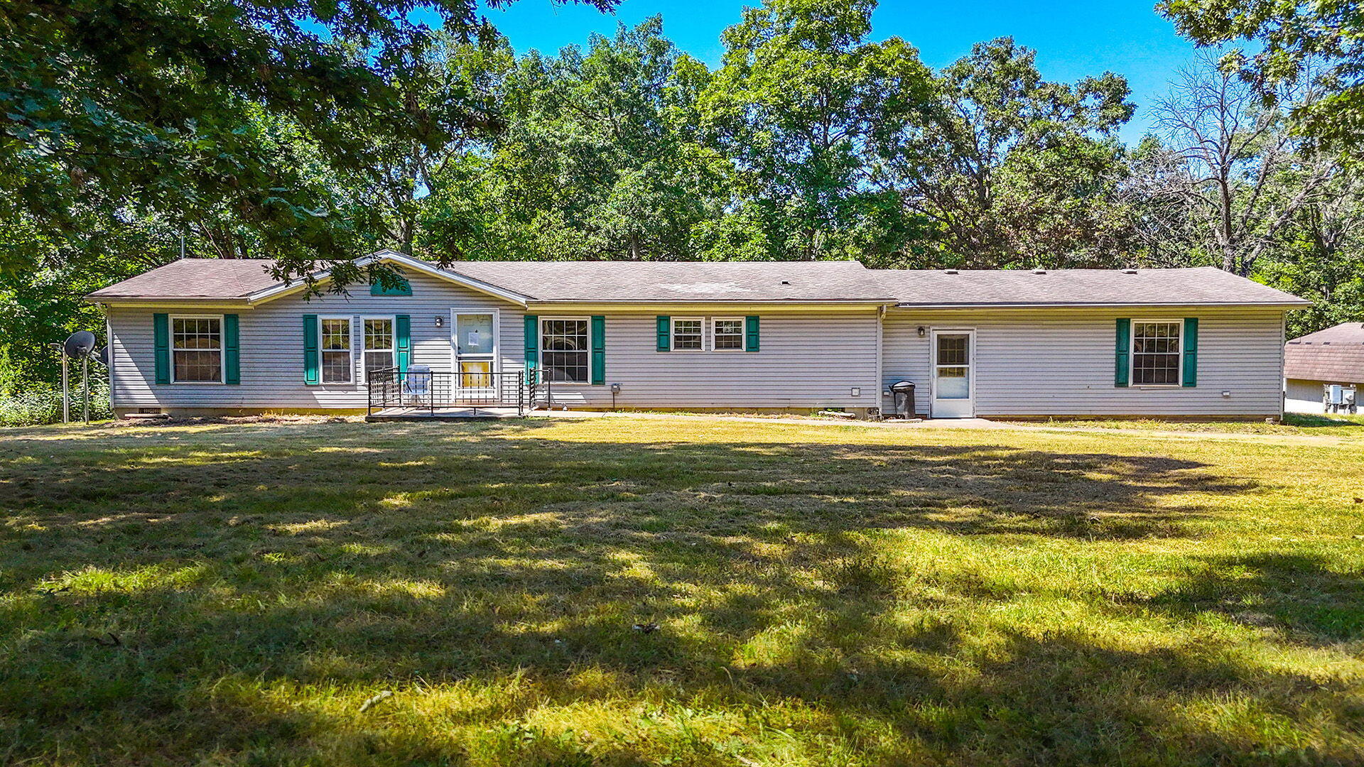 11731 Audrain Road 945 Property Photo 1