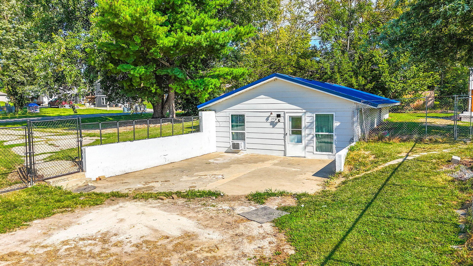 308 N Ruby Street Property Photo 2